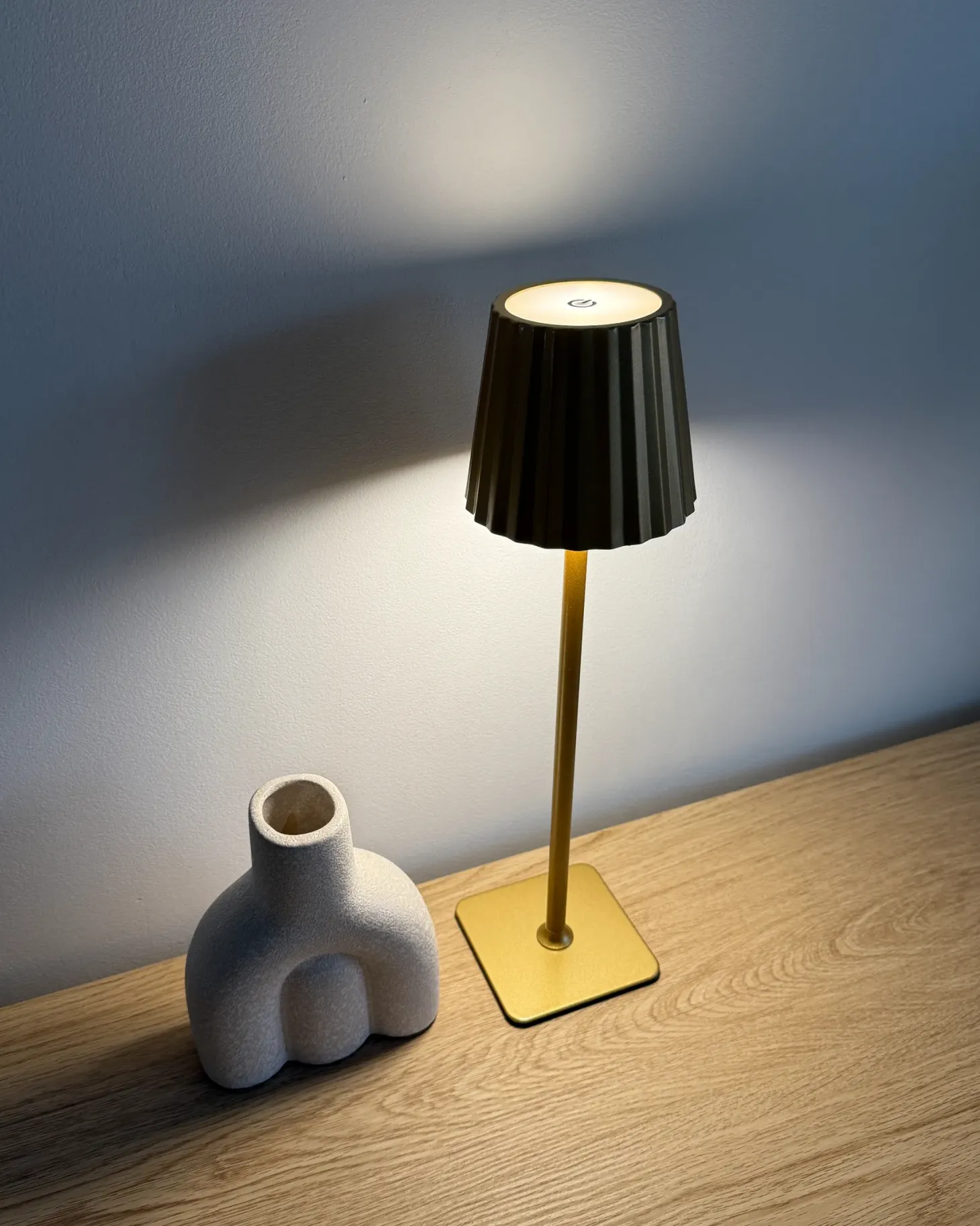 Bezprzewodowa lampa stołowa LED ABARO Ze ściemniaczem Metal Złoty
