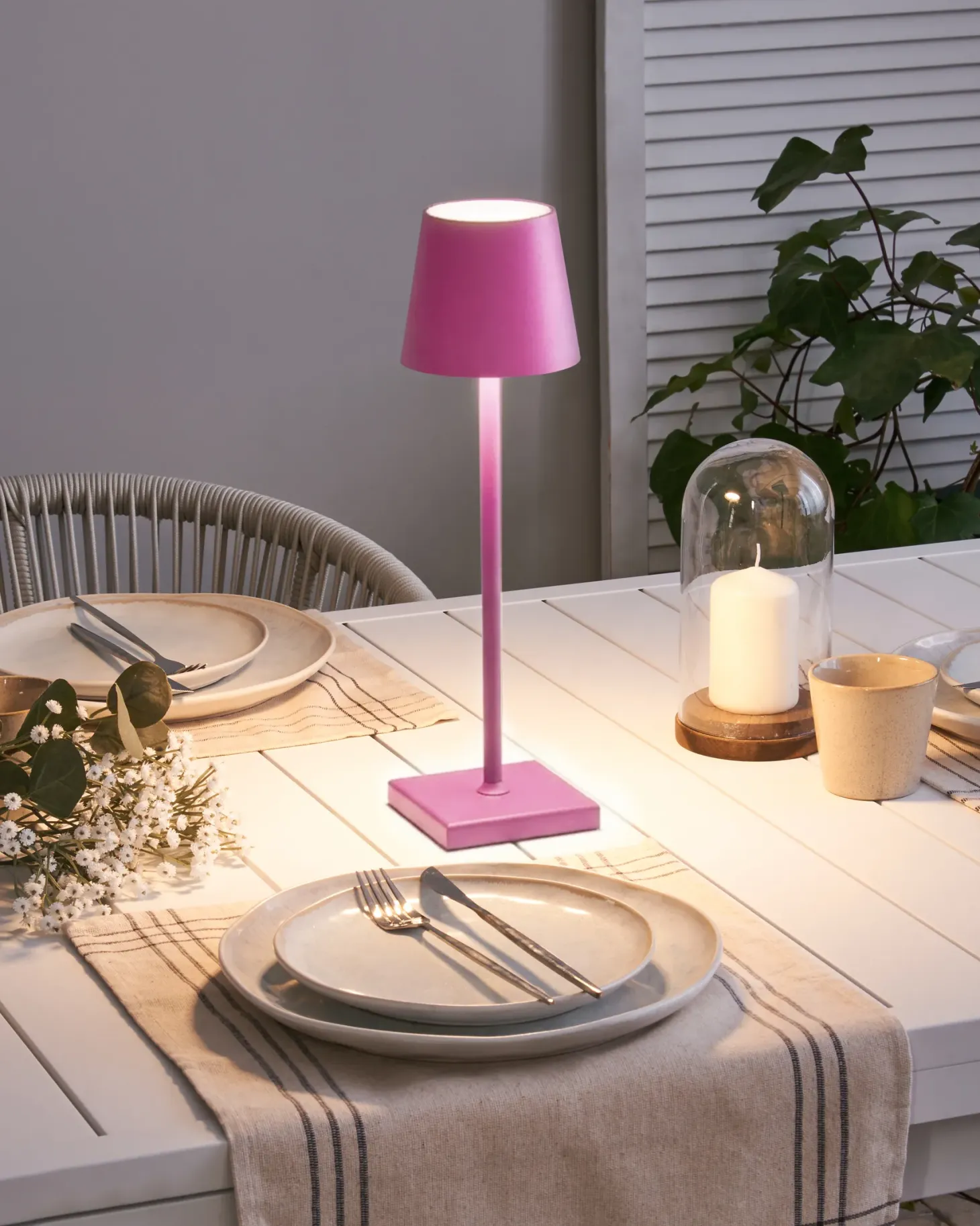 Bezprzewodowa lampa stołowa LED BACEIRO Metal Różowy