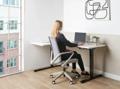 New Biurko narożne regulowane elektrycznie DESTINES Biały/ czarny 160 cm 109 cm Wszystkie Biurka|Biurka Z Regulacją Wysokości