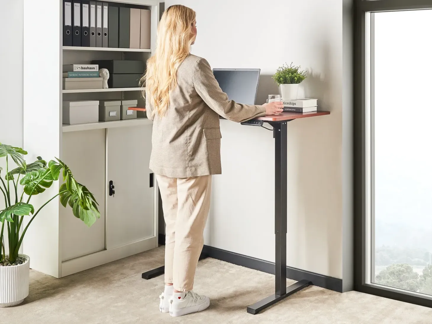 Outlet Biurko regulowane elektrycznie TAVARES Brązowy/ czarny 120 cm 60 cm Wszystkie Biurka|Biurka Z Regulacją Wysokości