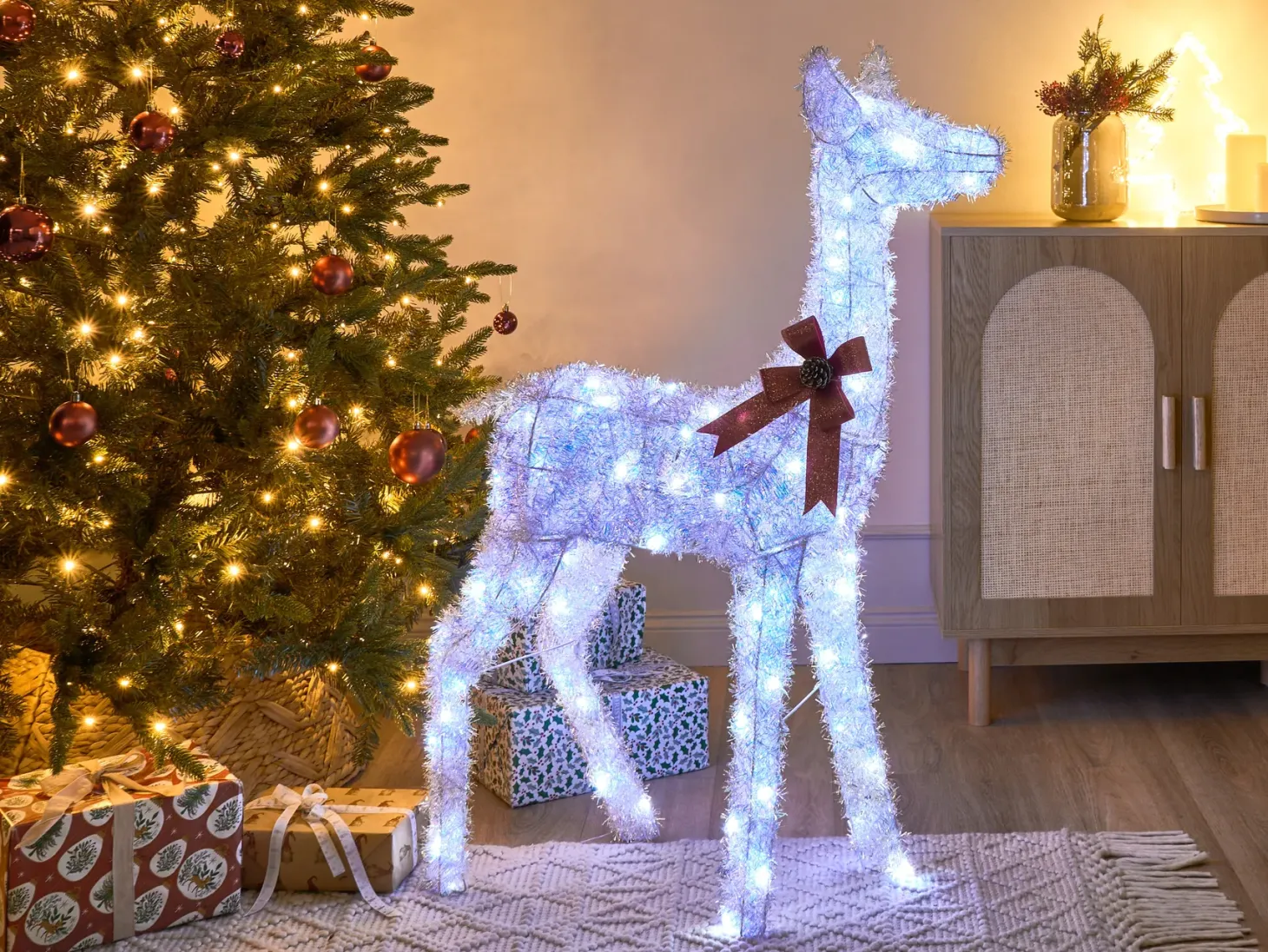 Dekoracja ogrodowa LED AURENNE Jelonek 110 cm Biały