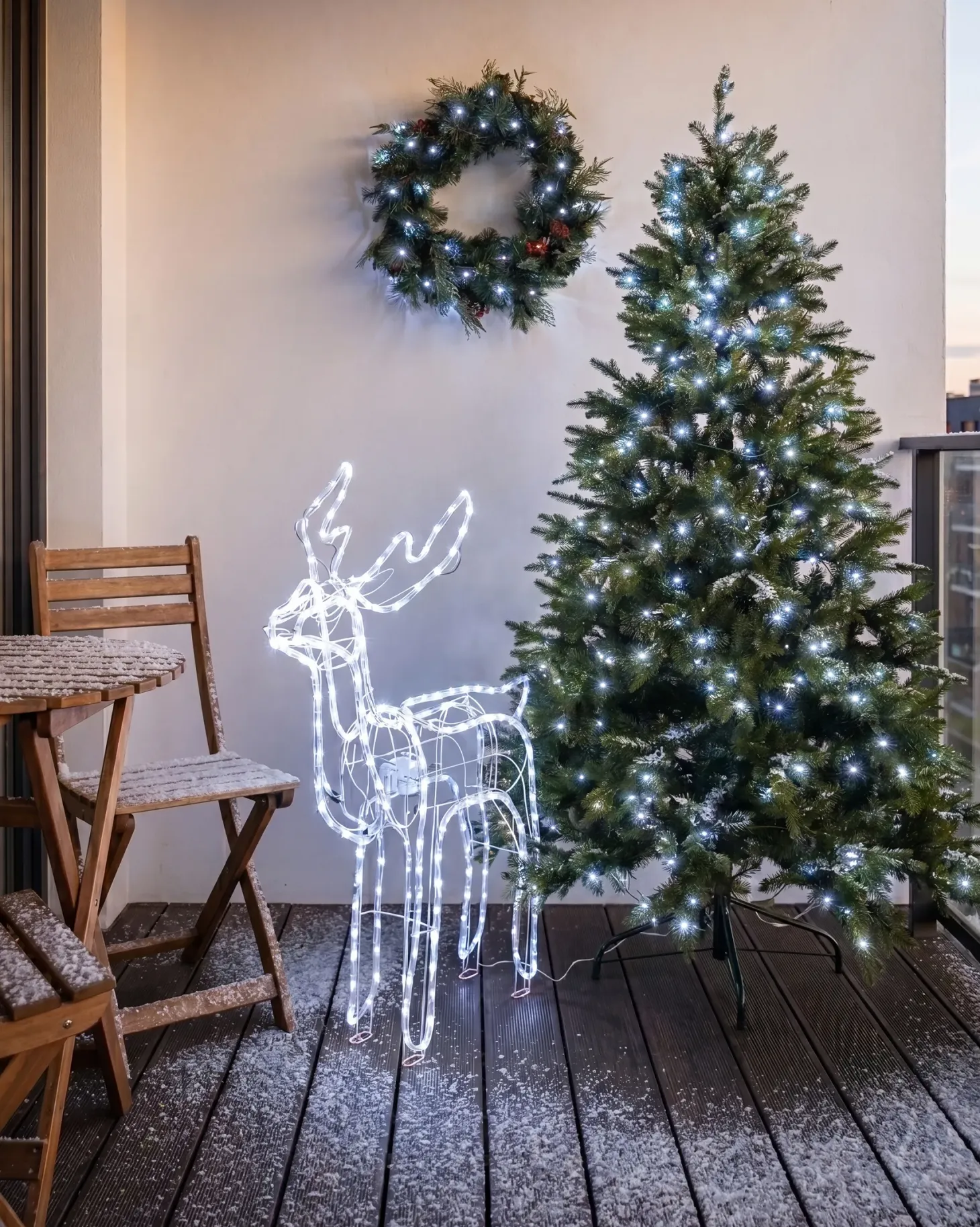 Dekoracja ogrodowa LED INNNES Renifer 94 cm Biały