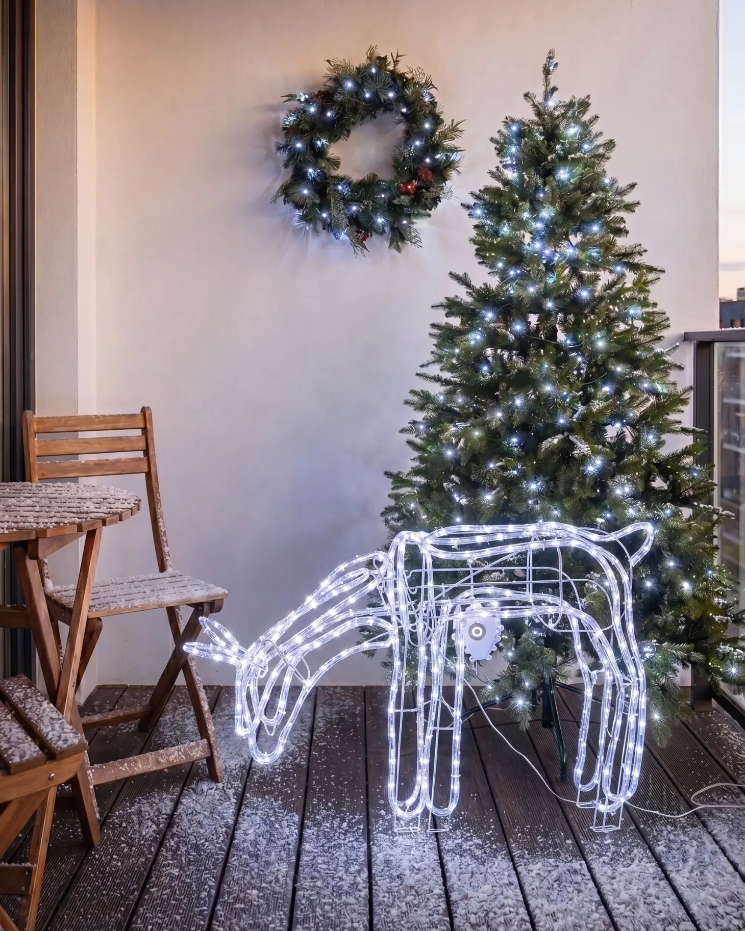Dekoracja ogrodowa LED KRISTNES Ruchoma sarna 53 cm Biały