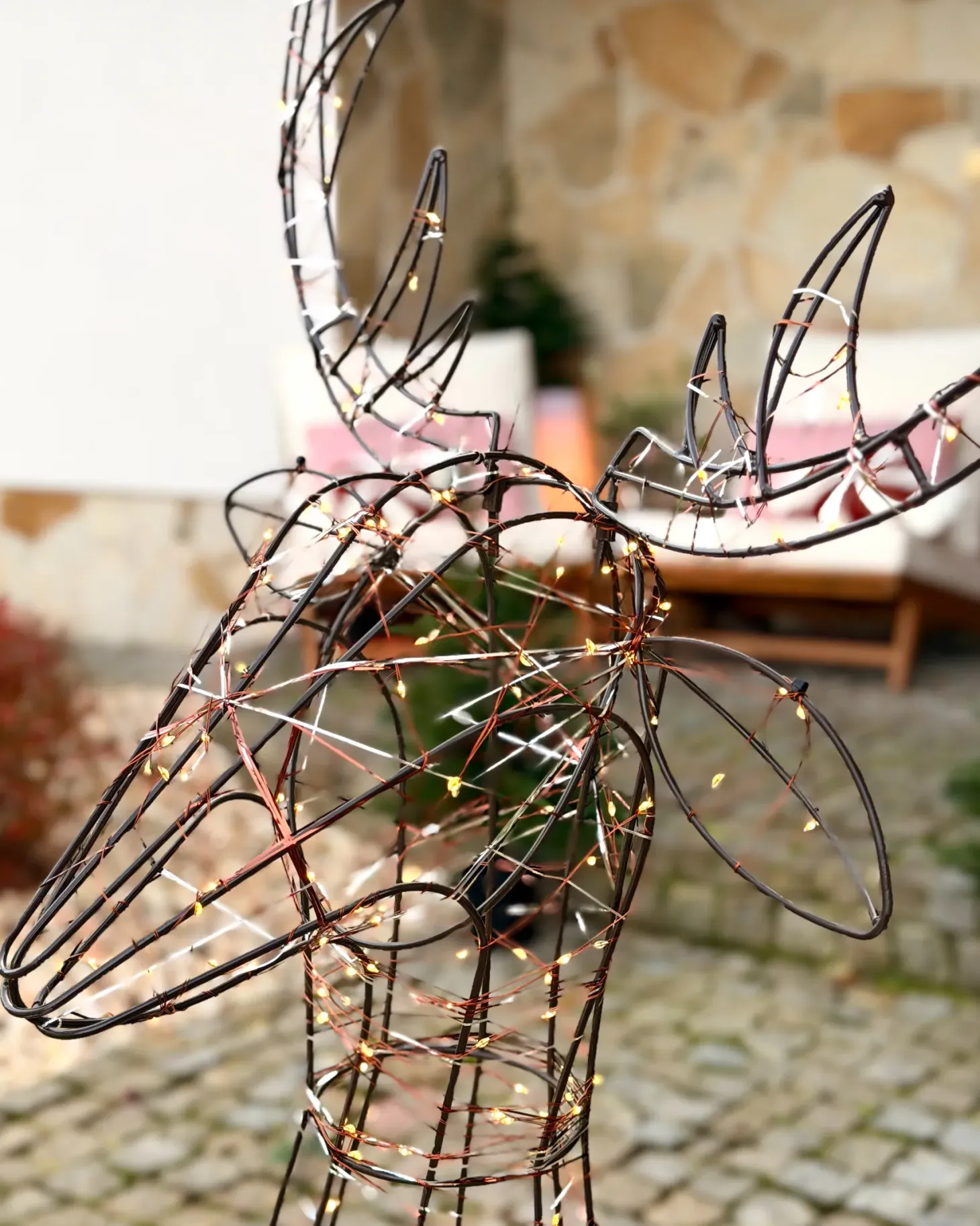 Dekoracja ogrodowa LED MAHLATTI Renifer 128 cm Czarny