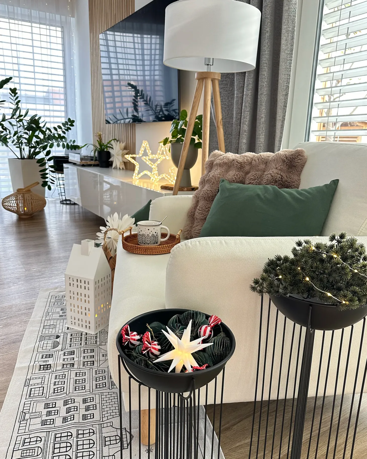 Dekoracja ogrodowa LED SIMO Gwiazda 31 cm Biały