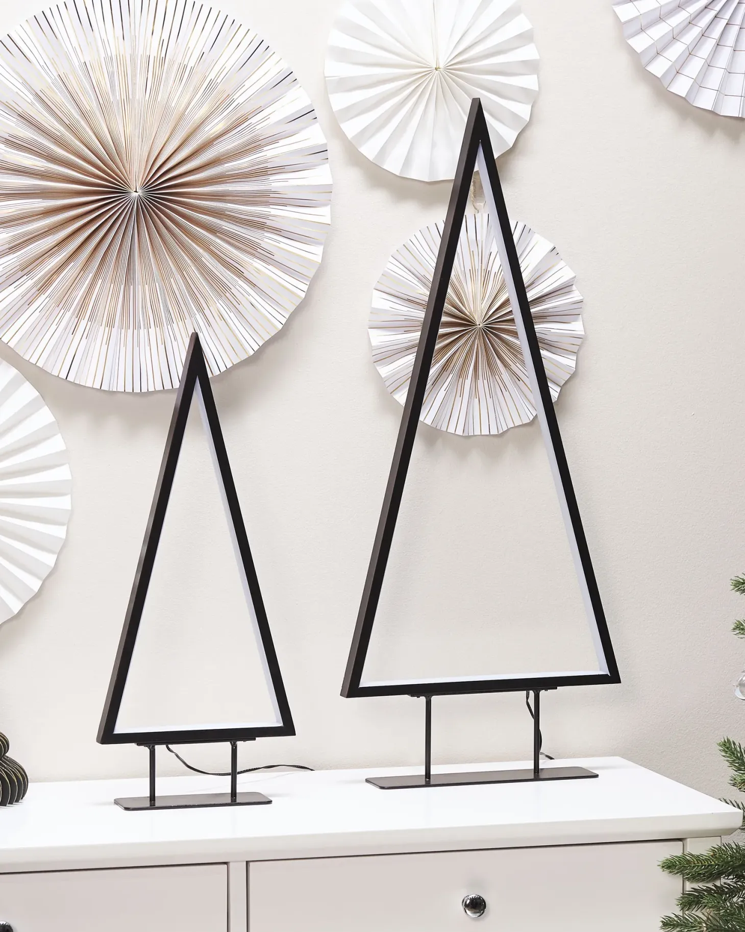Dekoracja świąteczna LED LOPPI Choinka 47/69 cm Czarny