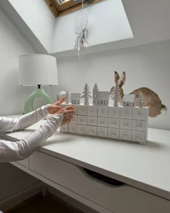 Dekoracja świąteczna LED MUONIO Kalendarz adwentowy 24 cm Biały