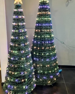 Dekoracja świąteczna podłogowa Smart LED Sterowane aplikacją SAARLOQ Choinka 160 cm Zielony