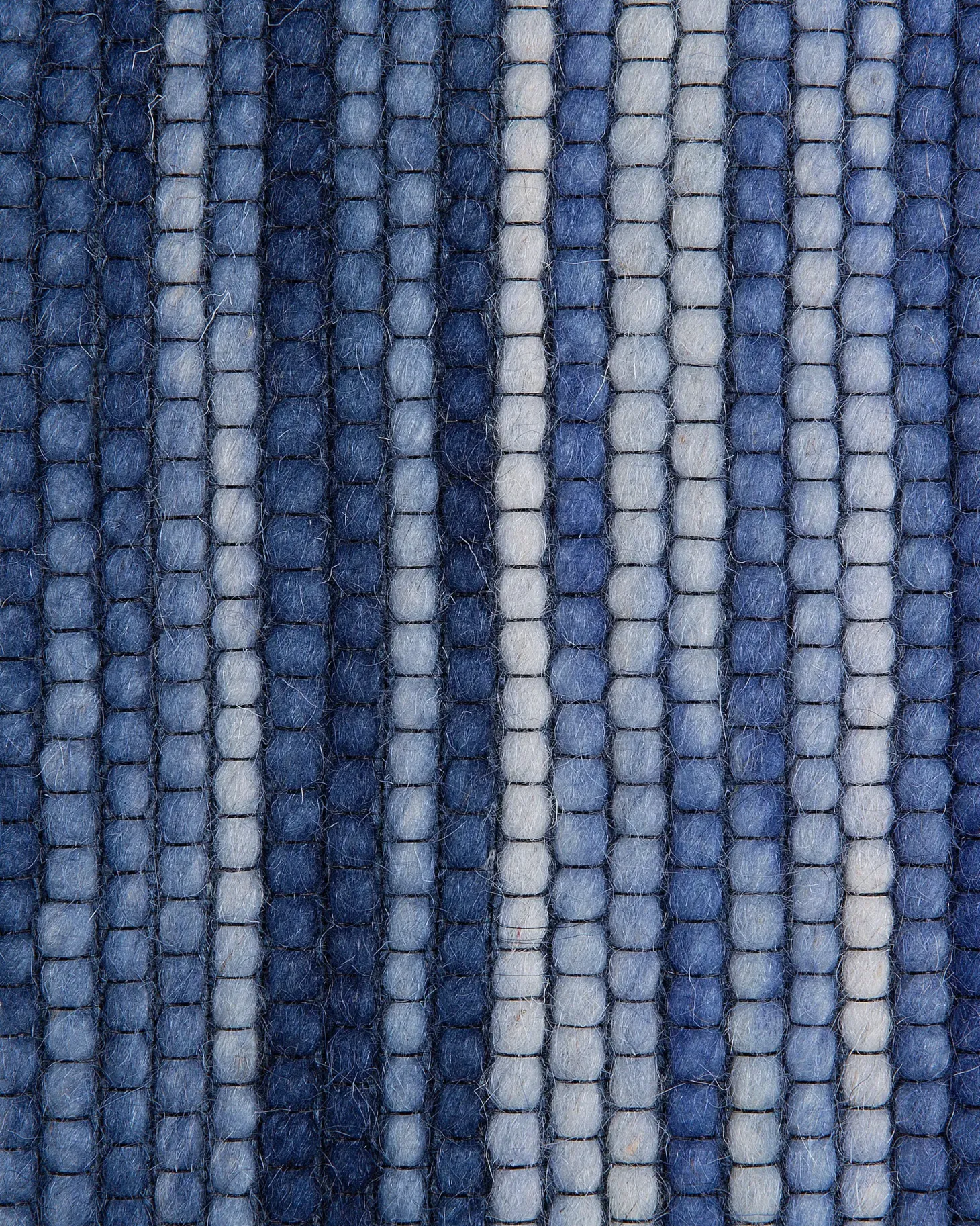 Dywan KAPAKLI Niebieski 140 x 200 cm Wełna