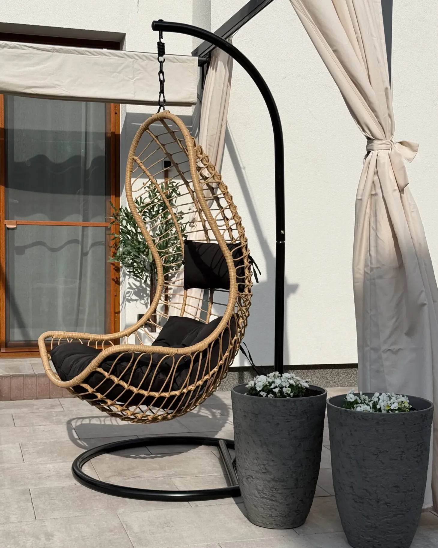 Fotel wiszący ze stojakiem PINETO Technorattan Naturalny
