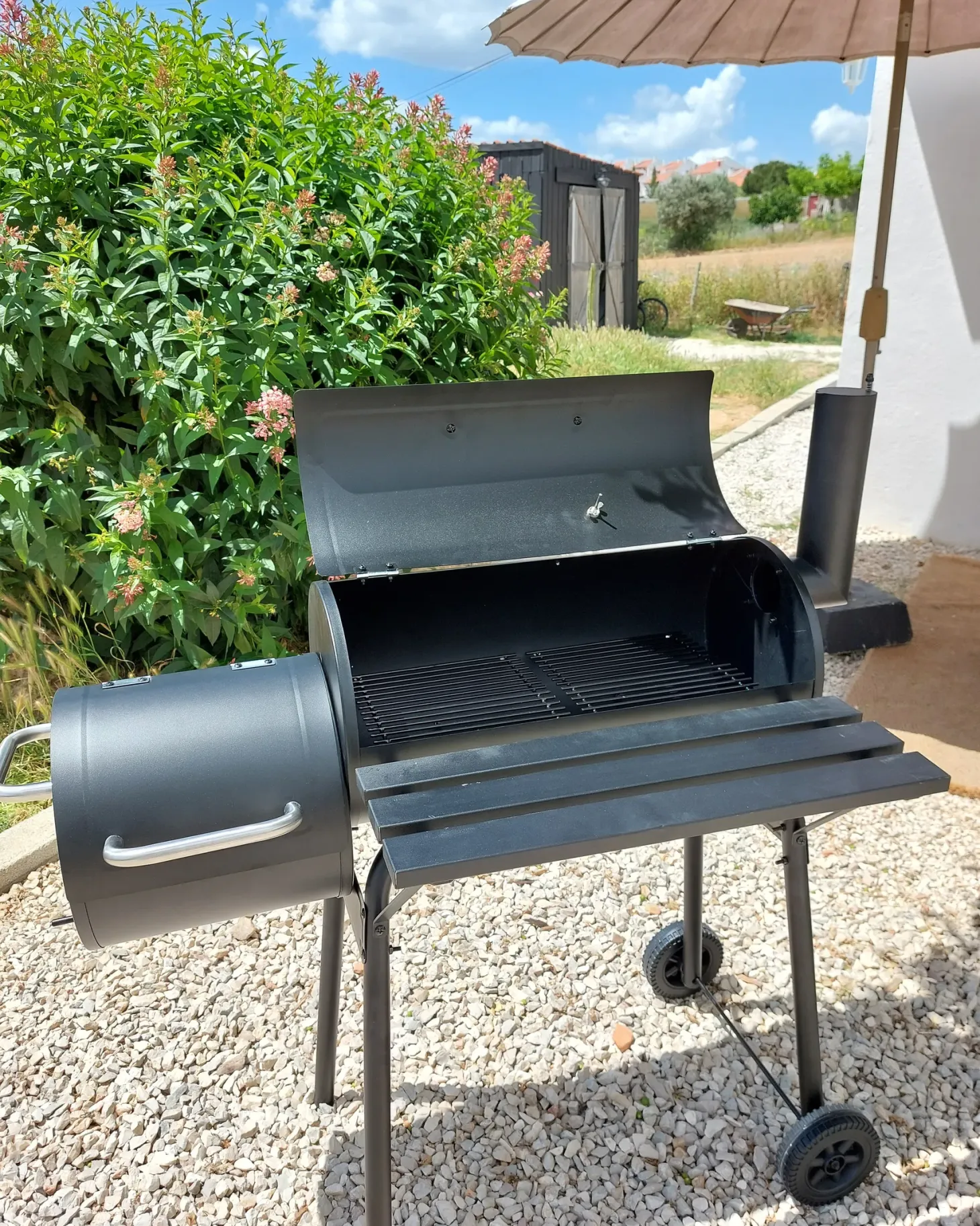 Grill węglowy KATLA Z wędzarnią Metal Czarny