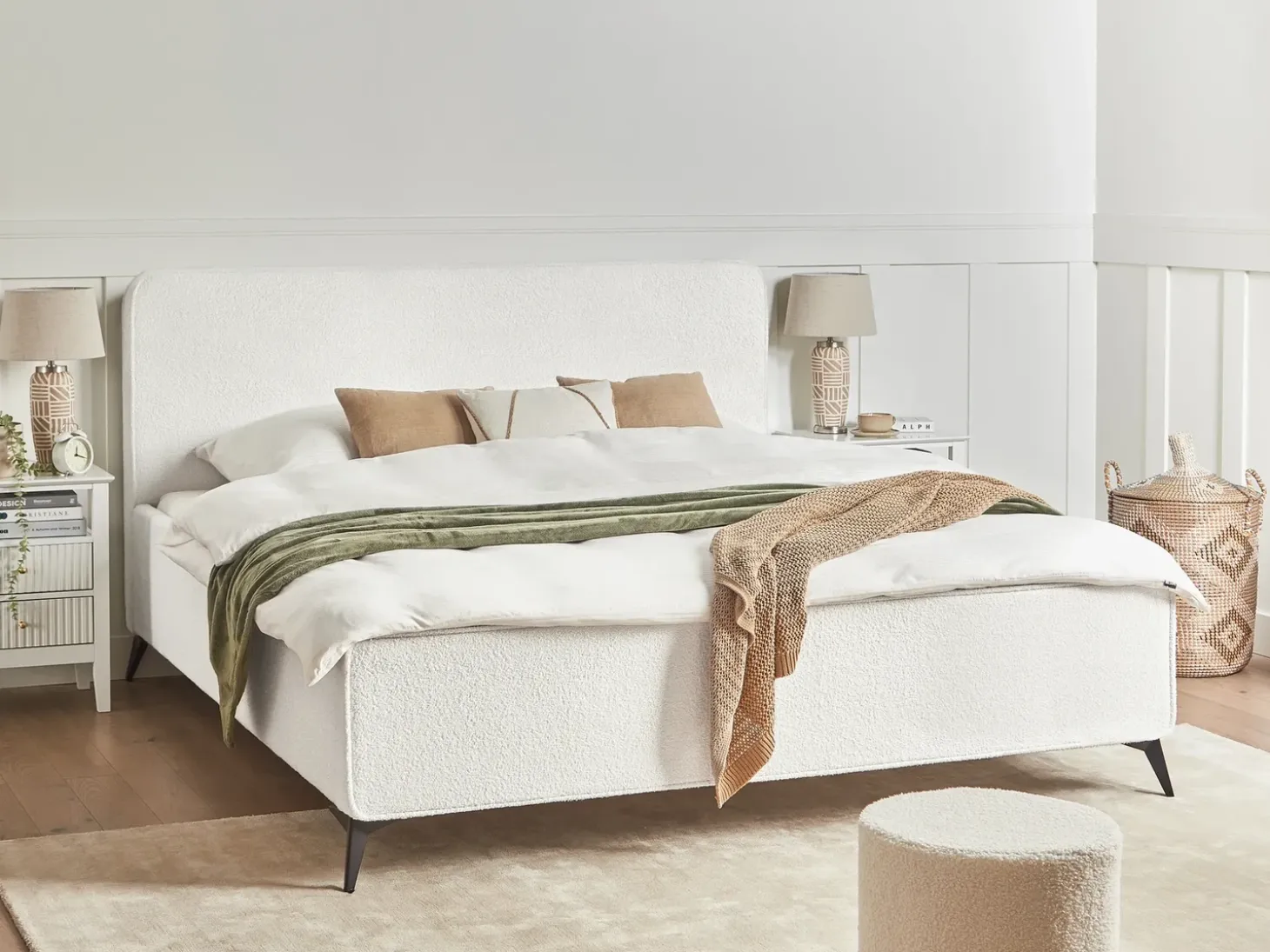 Outlet Łóżko Boucle VALOGNES 180 x 200 cm Złamana biel Łóżka Tapicerowane|Łóżka Podwójne