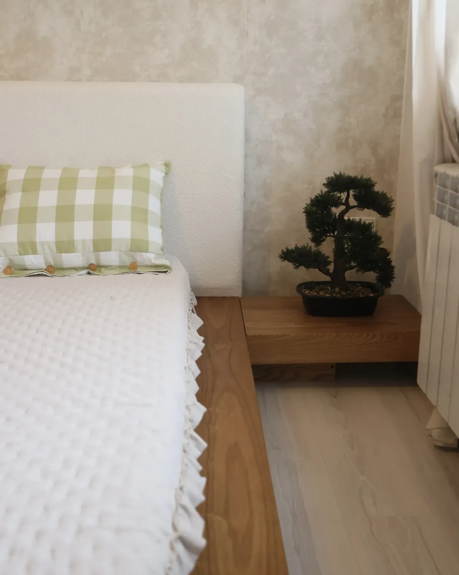 New Boucle ZEN 180 x 200 cm LED Jesion naturalny Łóżka Podwójne|Wszystkie Łóżka
