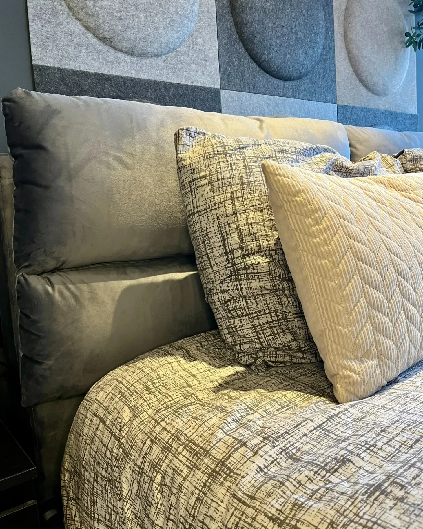 Outlet Łóżko z pojemnikiem BATILLY Welur 180 x 200 cm Łóżka Tapicerowane|Łóżka Podwójne