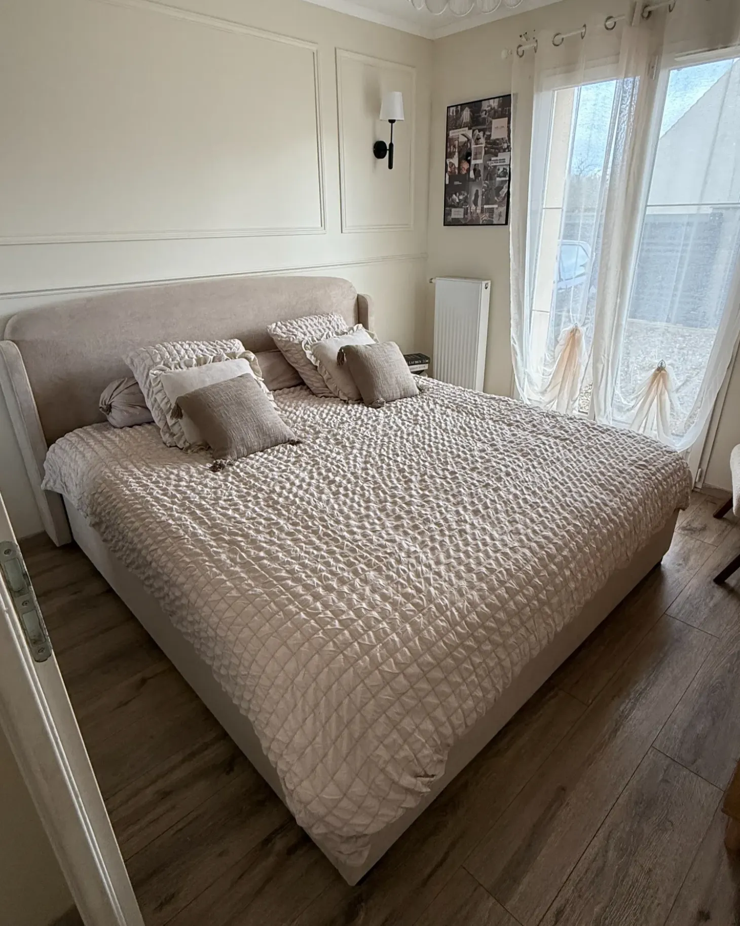 Discount Łóżko z pojemnikiem BERNAY Beżowoszary 180 x 200 cm Łóżka Tapicerowane|Łóżka Podwójne