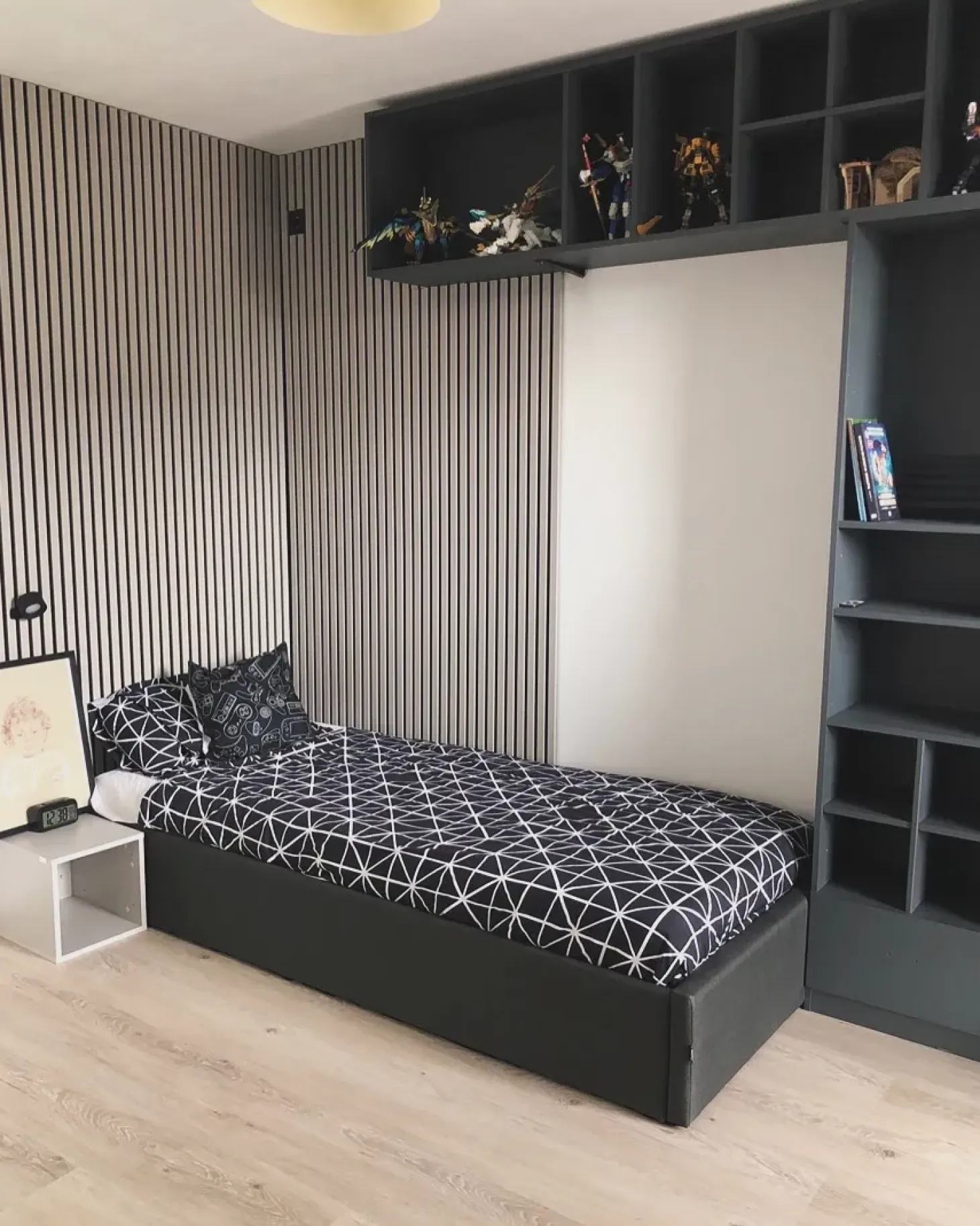 Łóżko z pojemnikiem bez zagłówka DINAN Ciemno 90 x 200 cm Łóżka Tapicerowane|Łóżka Z Pojemnikiem