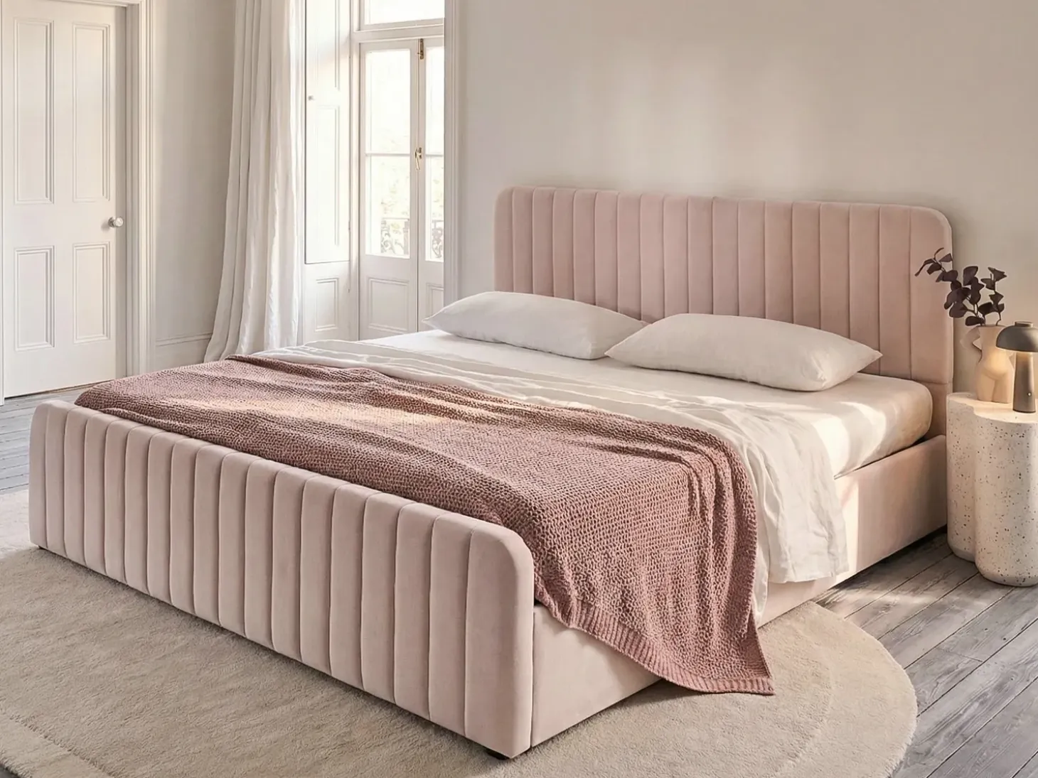Outlet LUNAN Pastelowy róż 180 x 200 cm Łóżka Tapicerowane|Łóżka Podwójne