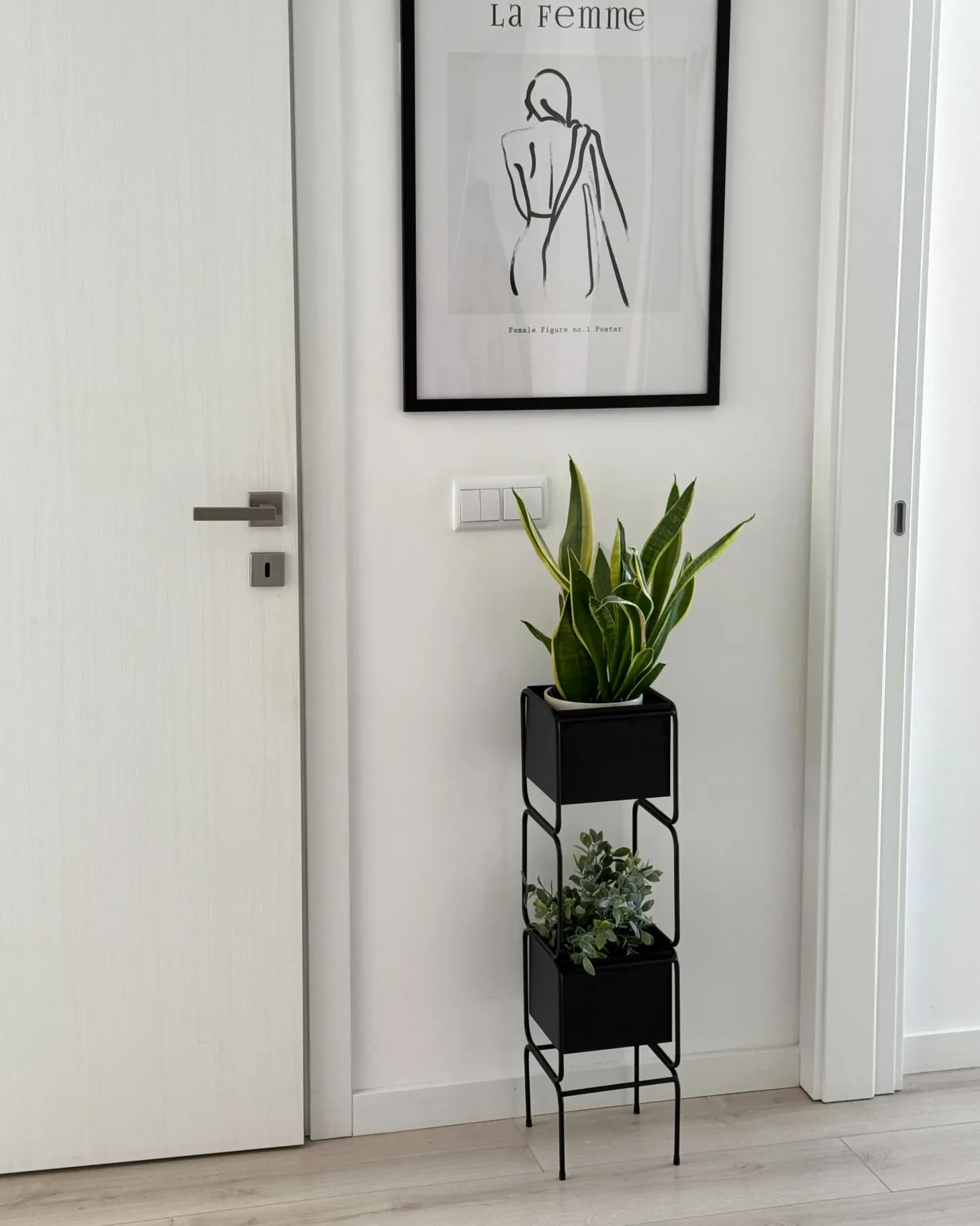 Kwietnik COTINUS Metal 20 cm Czarny