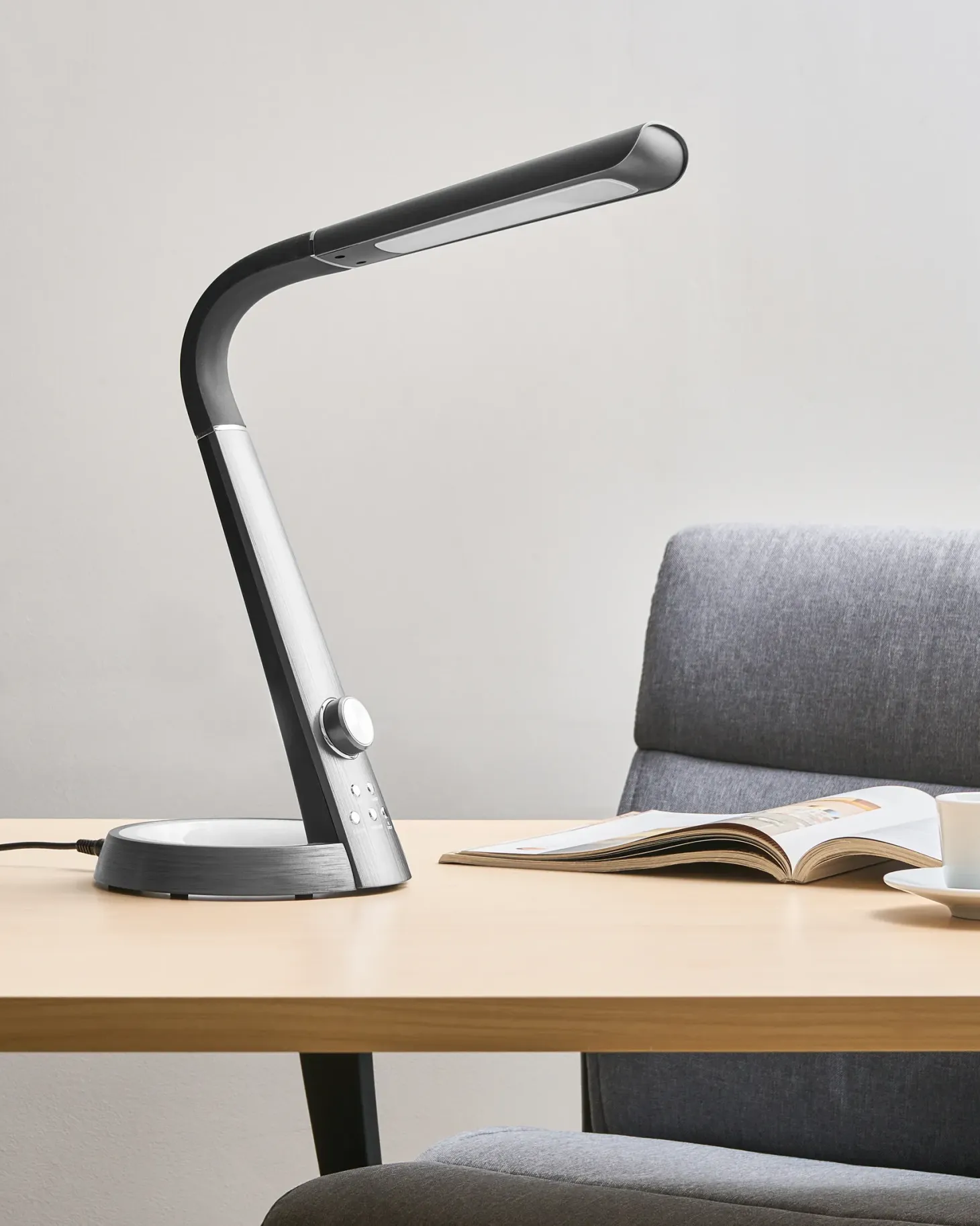Lampa biurkowa LED CANOPUS Z portem USB Czarny