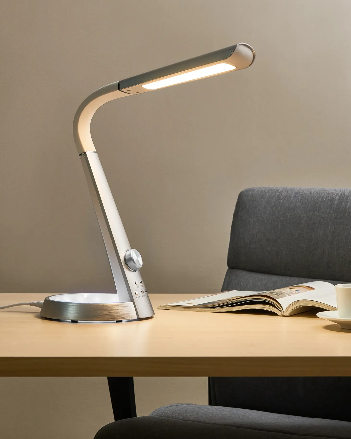 Lampa biurkowa LED CANOPUS Z portem USB Srebrny