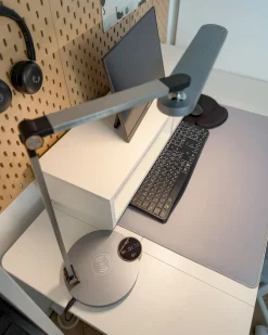 Lampa biurkowa LED CAROY Z ładowarką indukcyjną Szary