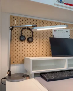 Lampa biurkowa LED CAROY Z ładowarką indukcyjną Szary