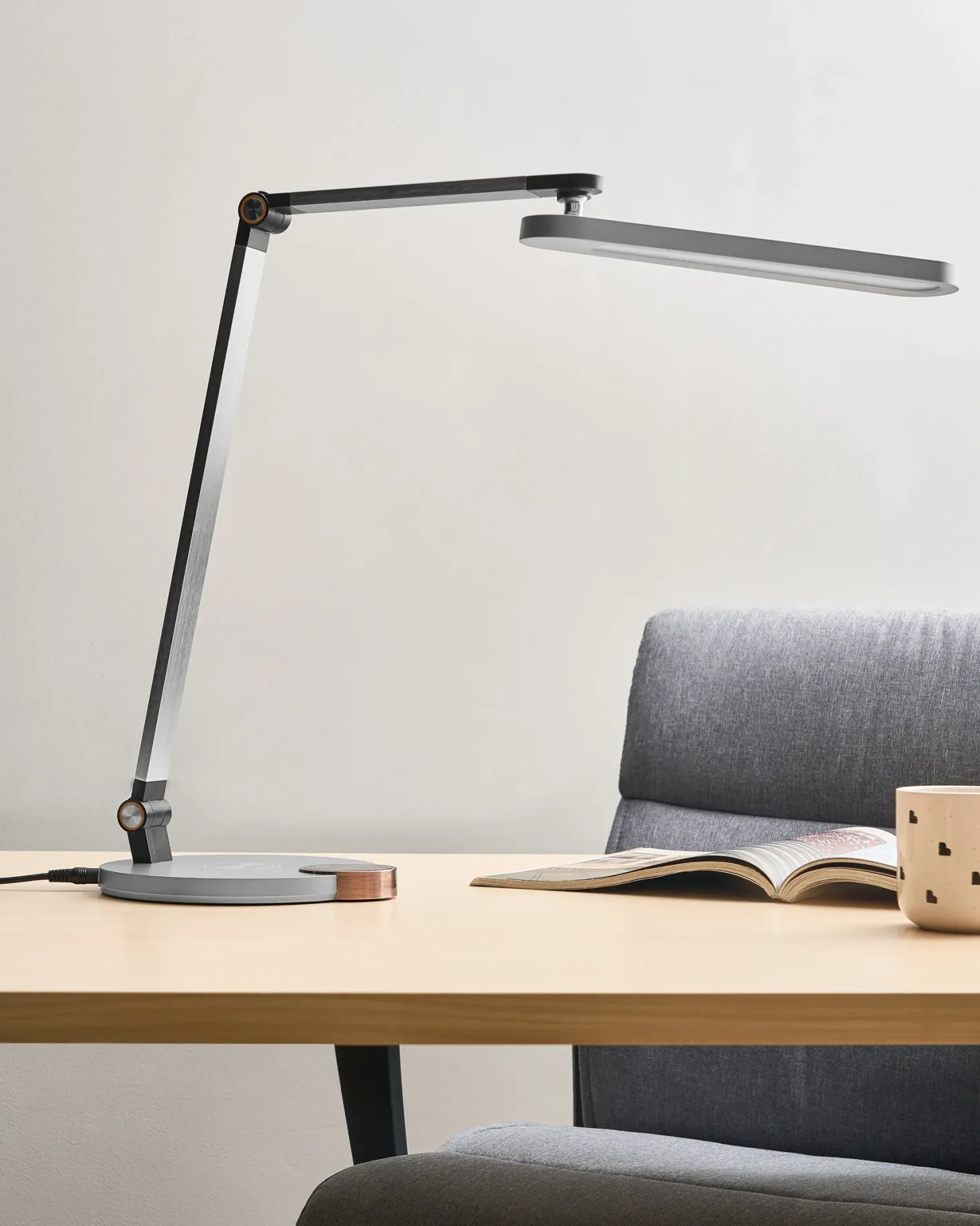 Lampa biurkowa LED CAROY Z ładowarką indukcyjną Szary