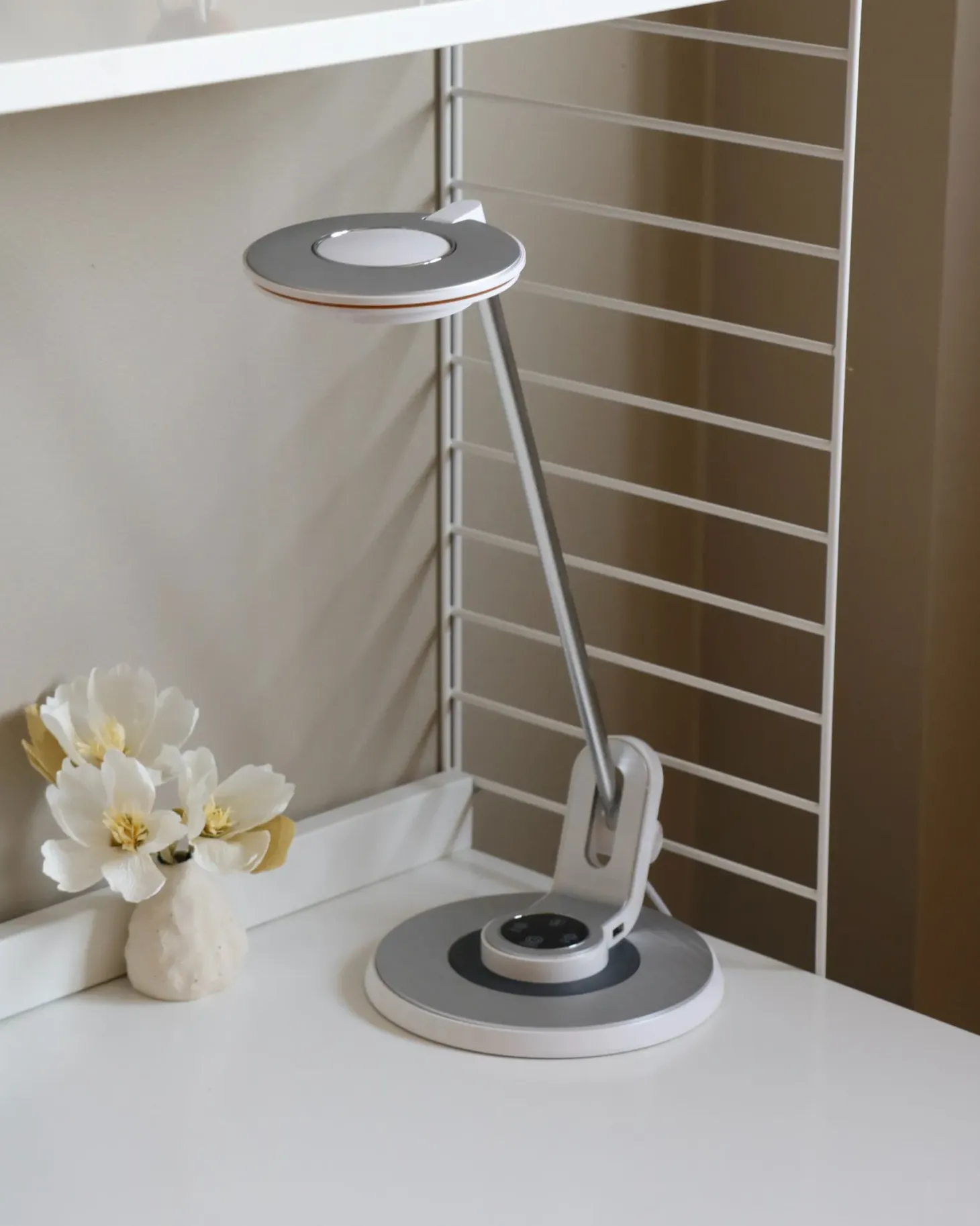 Lampa biurkowa LED CORVUS Ze ściemniaczem Metal Biały/ srebrny