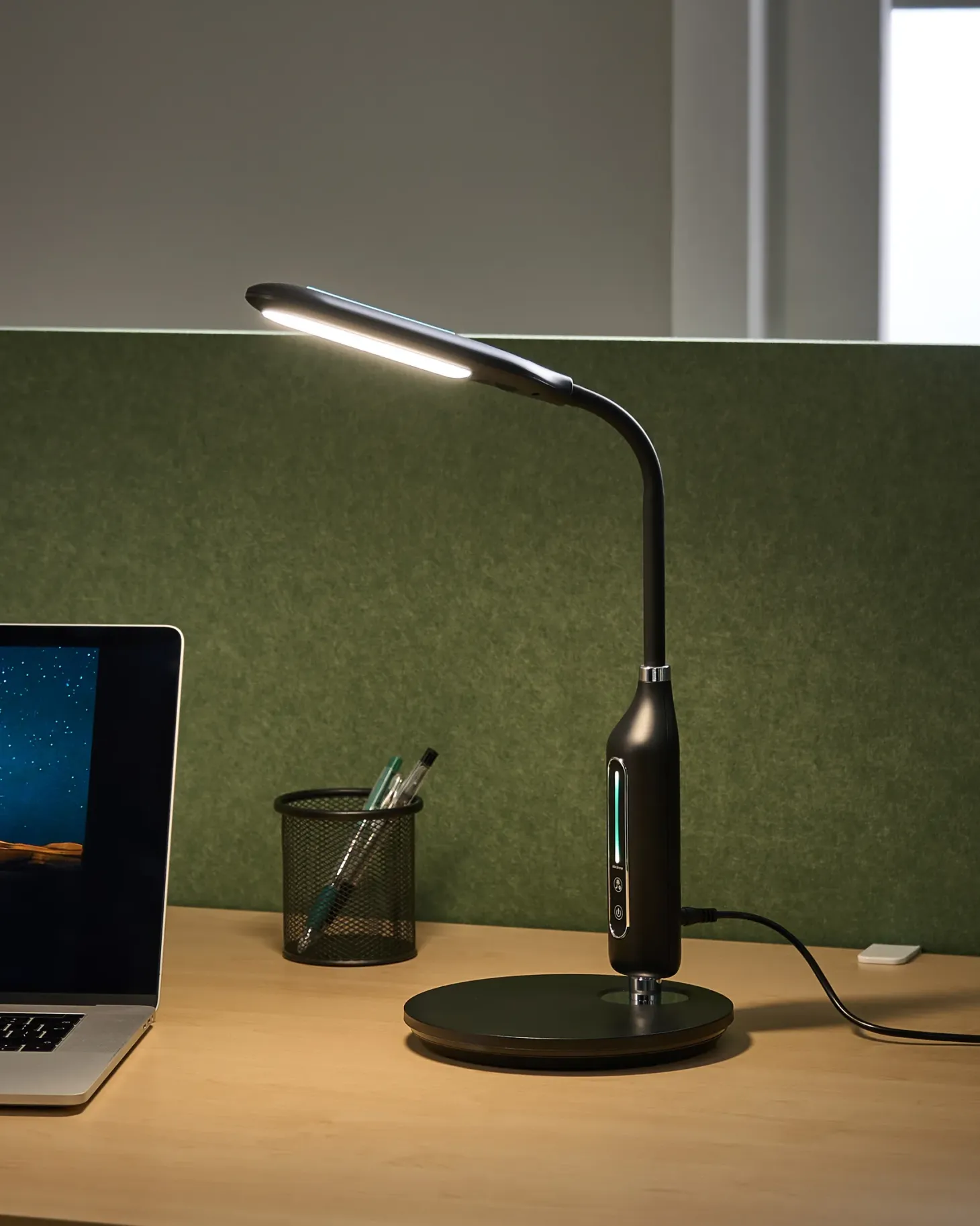 Lampa biurkowa LED CYGNUS Ze ściemniaczem Metal Czarny