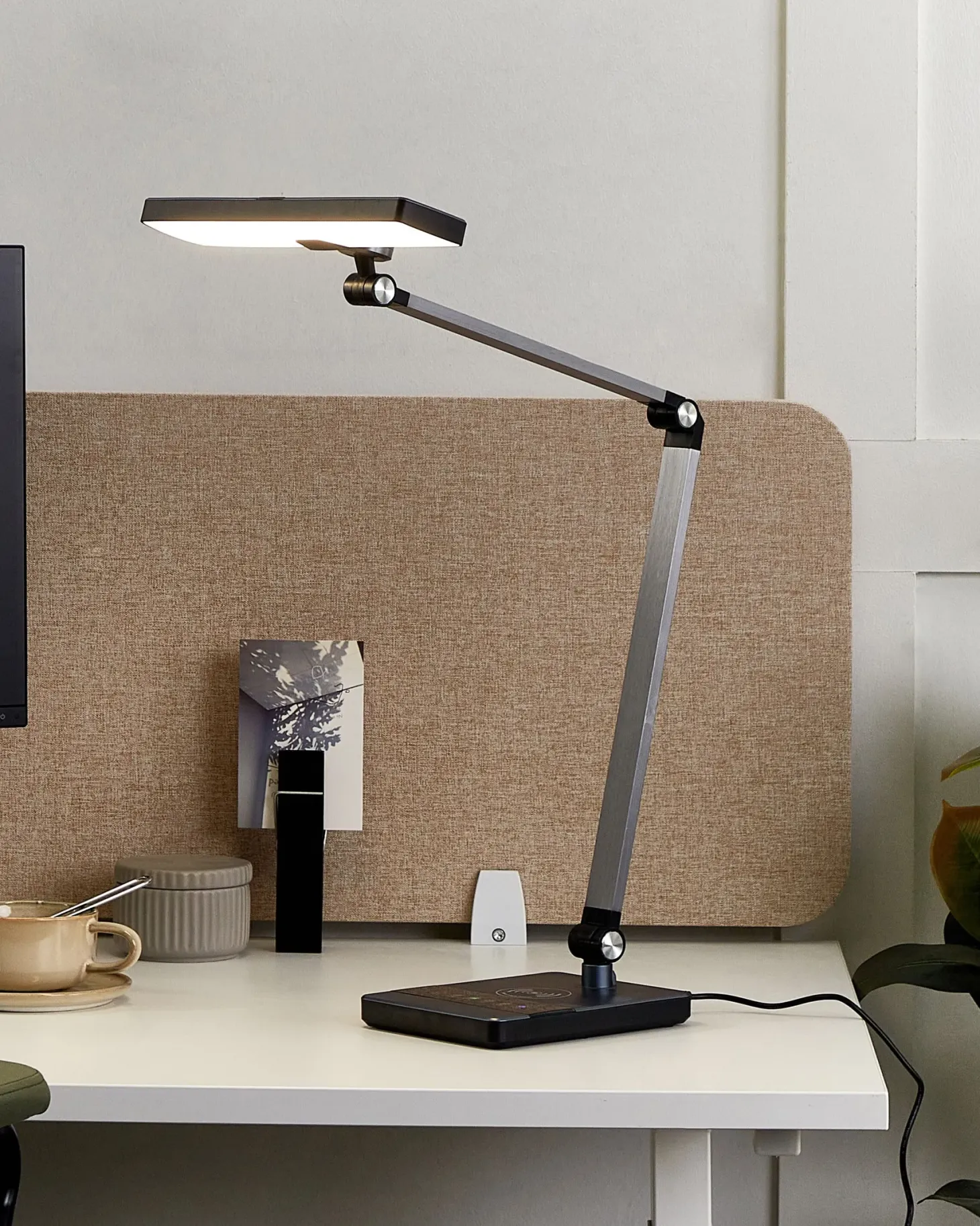 Lampa biurkowa LED LACERTA Z ładowarką indukcyjną Metal Czarny