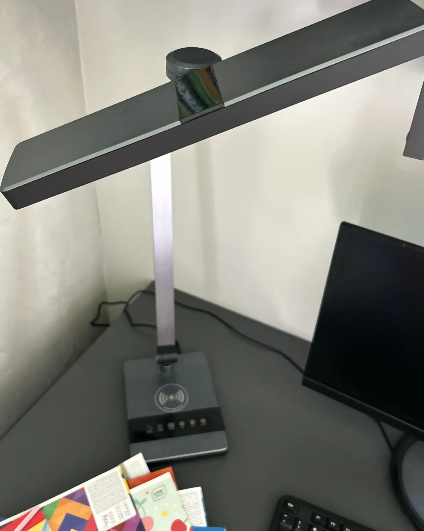 Lampa biurkowa LED LACERTA Z ładowarką indukcyjną Metal Srebrny
