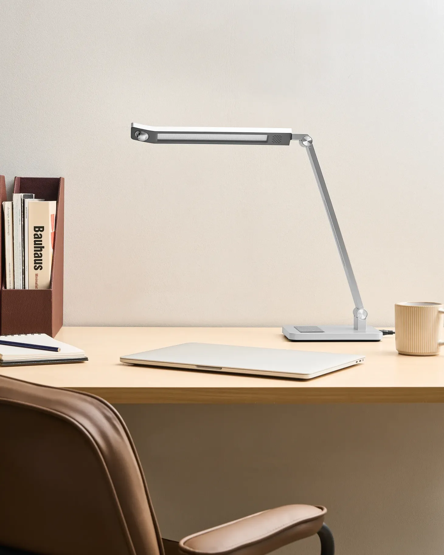 Lampa biurkowa LED LEPUS Z czujnikiem ruchu Srebrny