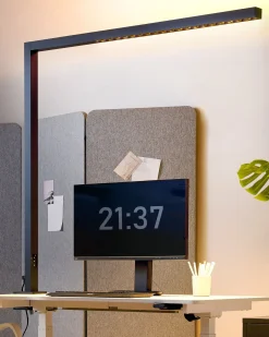 Lampa biurkowa zaciskowa OCTANT Z czujnikiem ruchu Metal Czarny