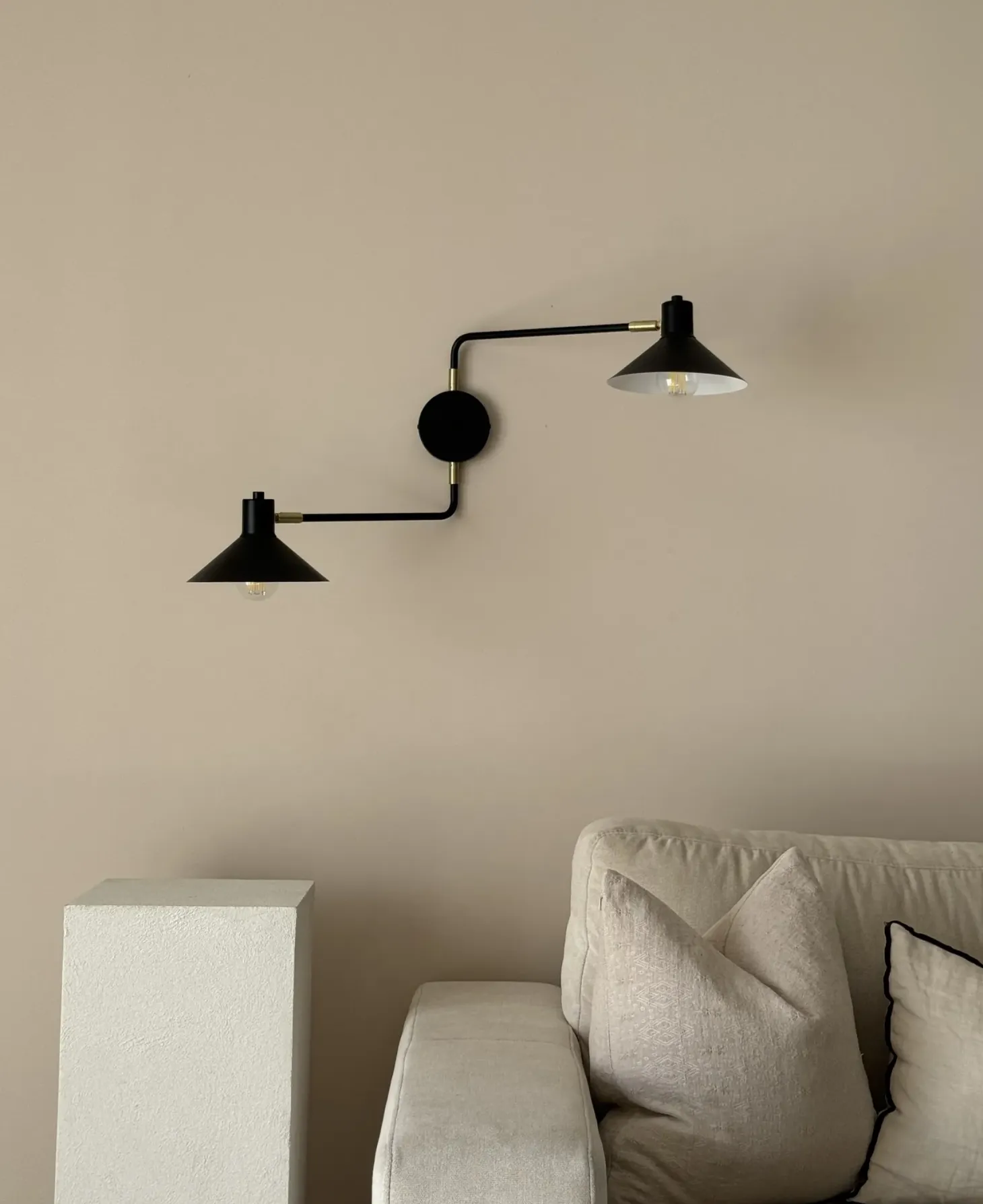Lampa ścienna KADASSA Czarny Metal Regulowana