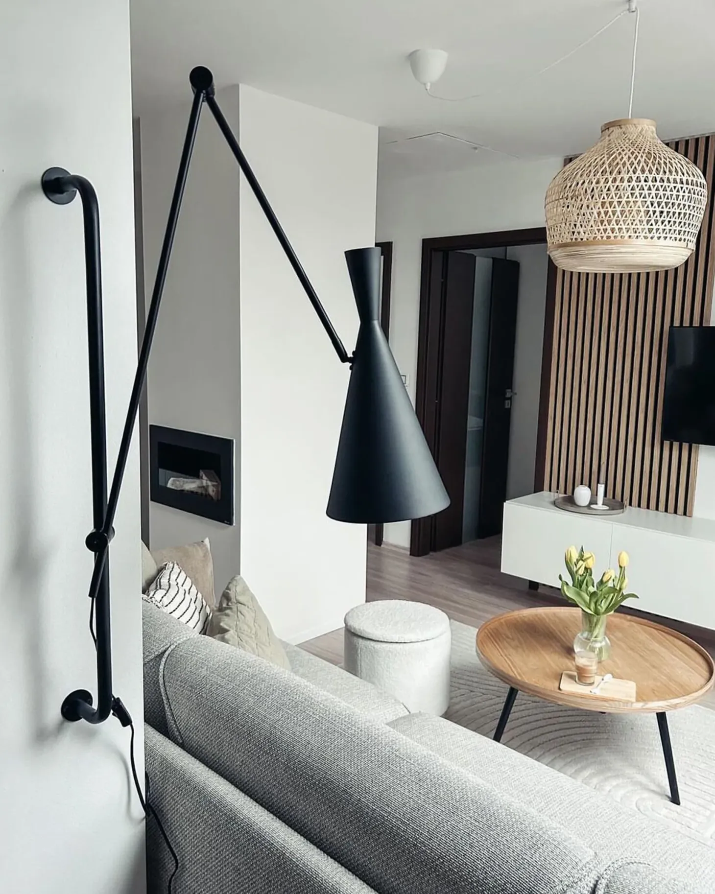 Lampa ścienna MARISA Czarny Metal Regulowana