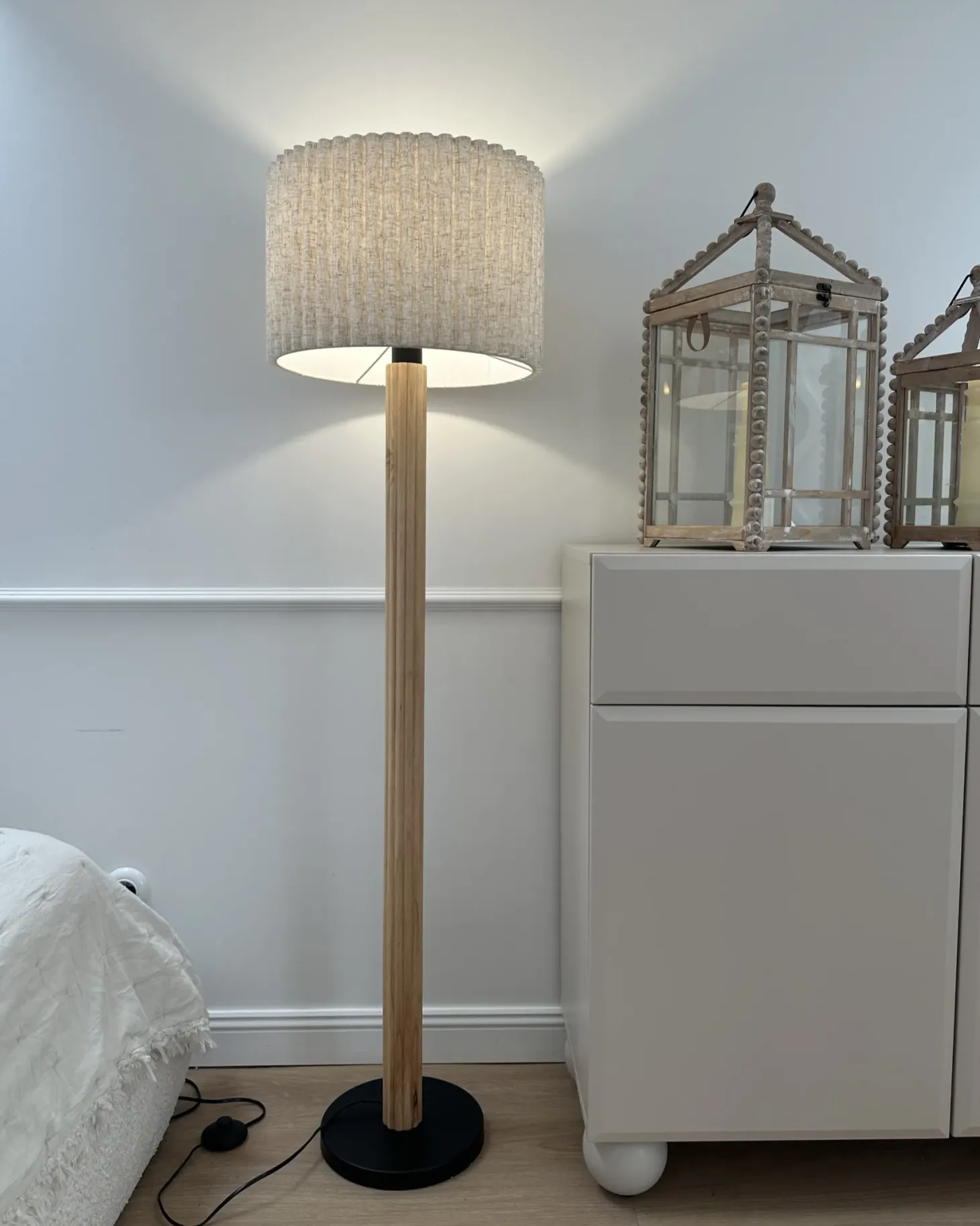 Lampa podłogowa BELESSA Len Jasnobeżowy