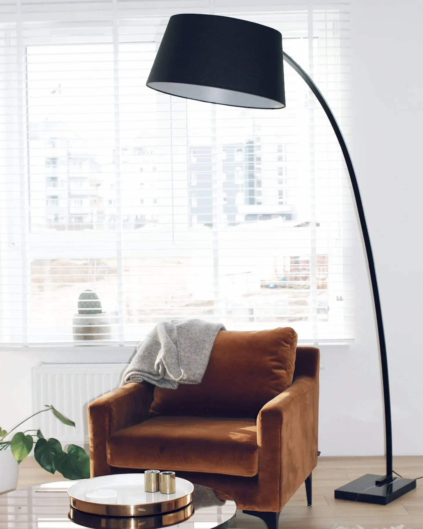 Lampa podłogowa BENUE Metal Czarny