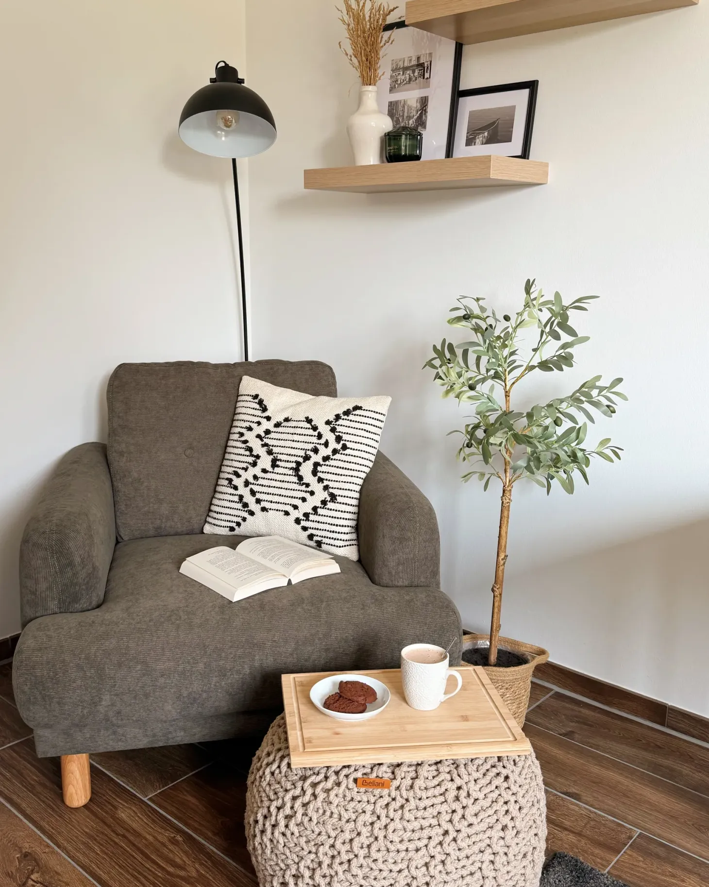 Lampa podłogowa DINTEL Metal Czarny