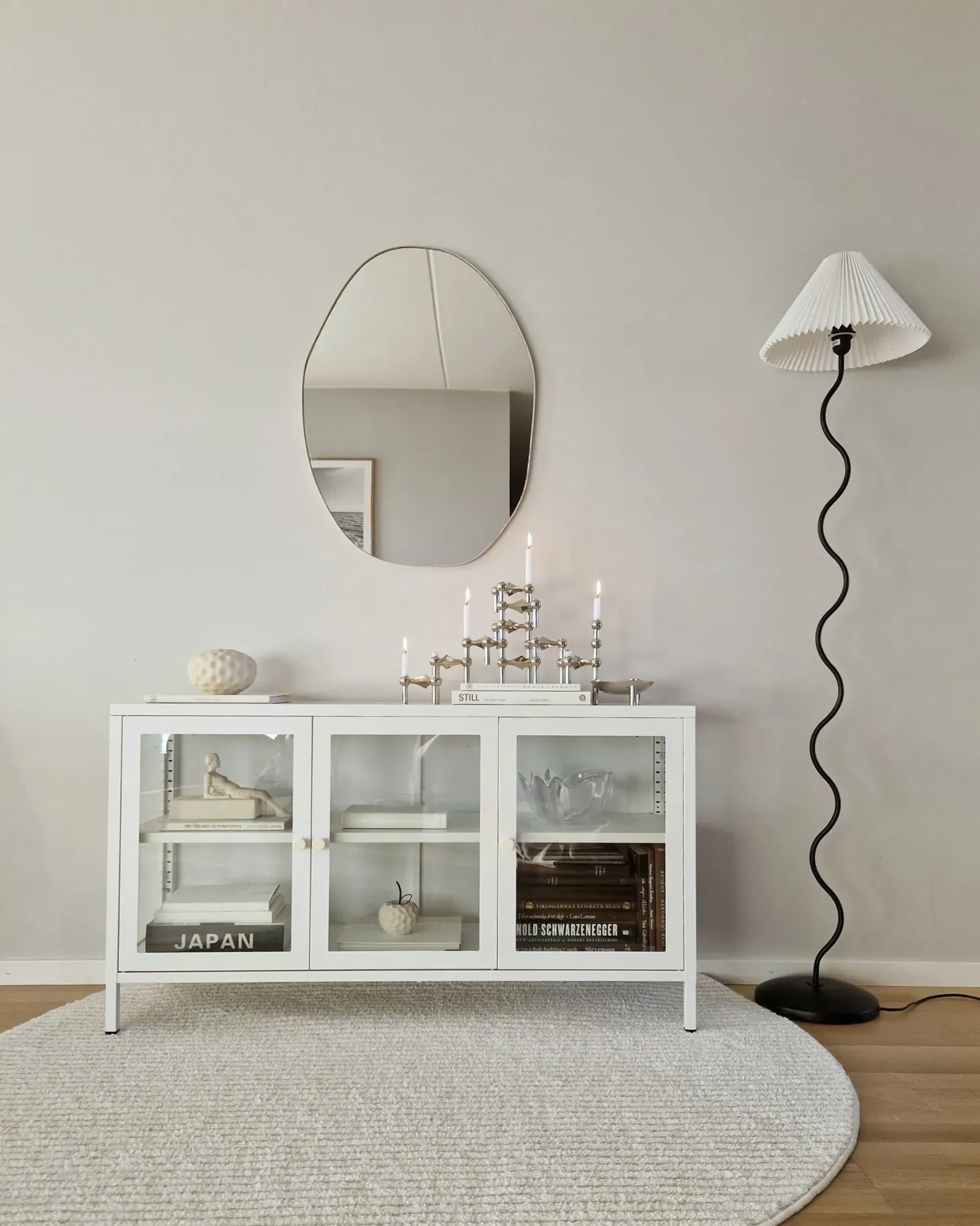 Lampa podłogowa JIKAWO Metal Czarny