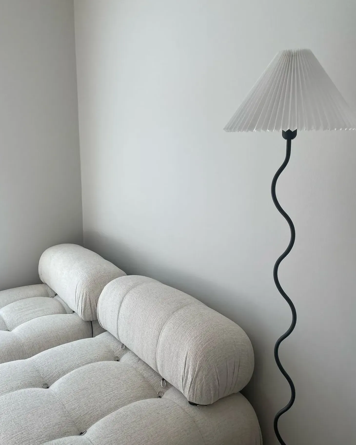 Lampa podłogowa JIKAWO Metal Czarny