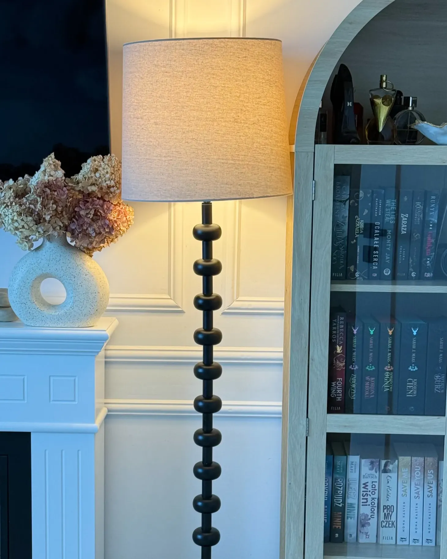 Lampa podłogowa KRIOS Metal Czarny