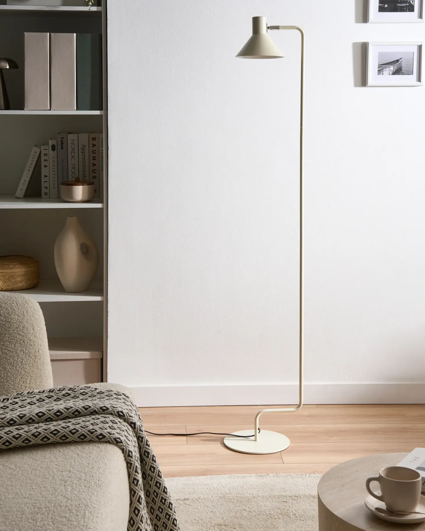 Lampa podłogowa RIMAVA Metal Złamana biel