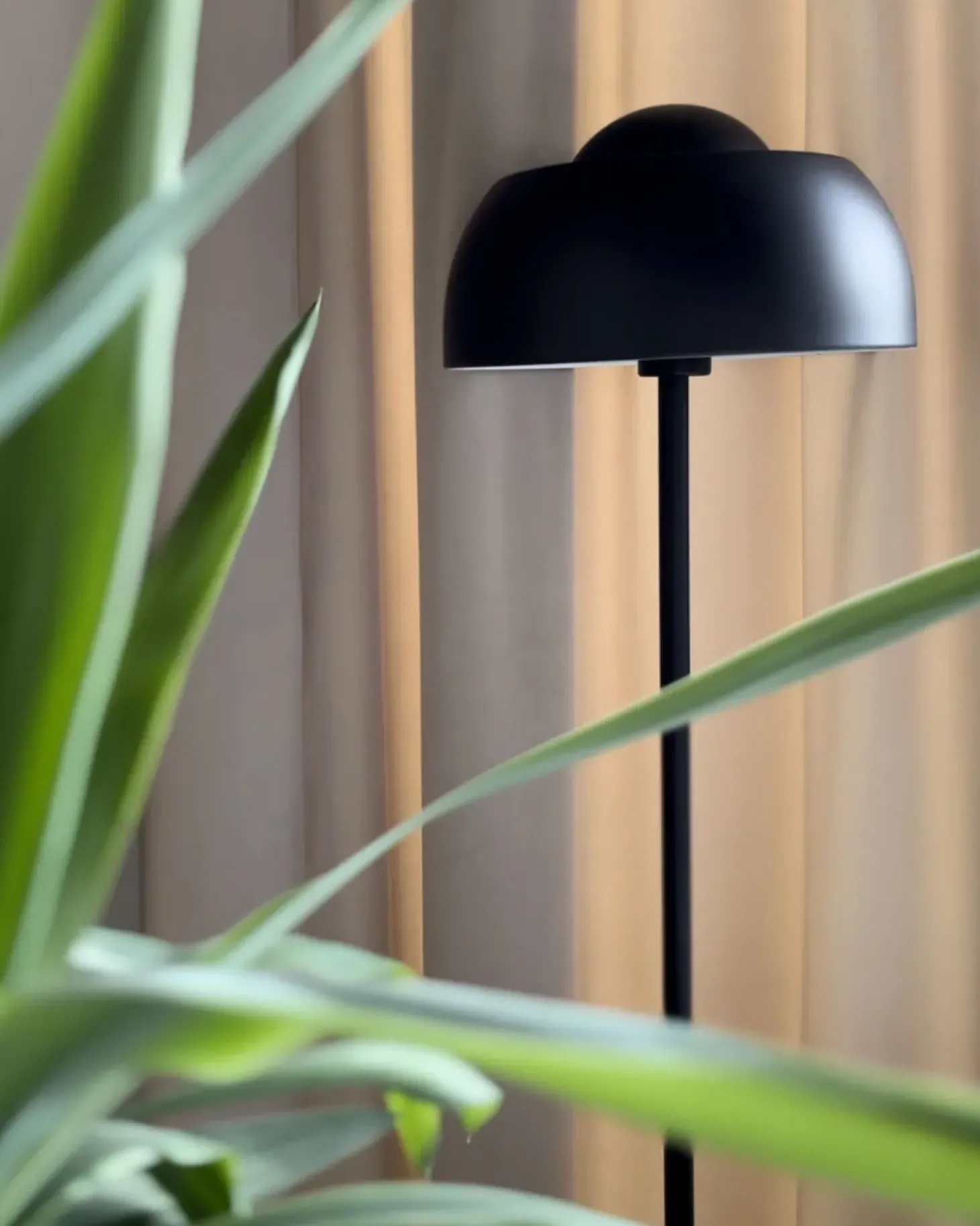 Lampa podłogowa SENETTE Metal Czarny