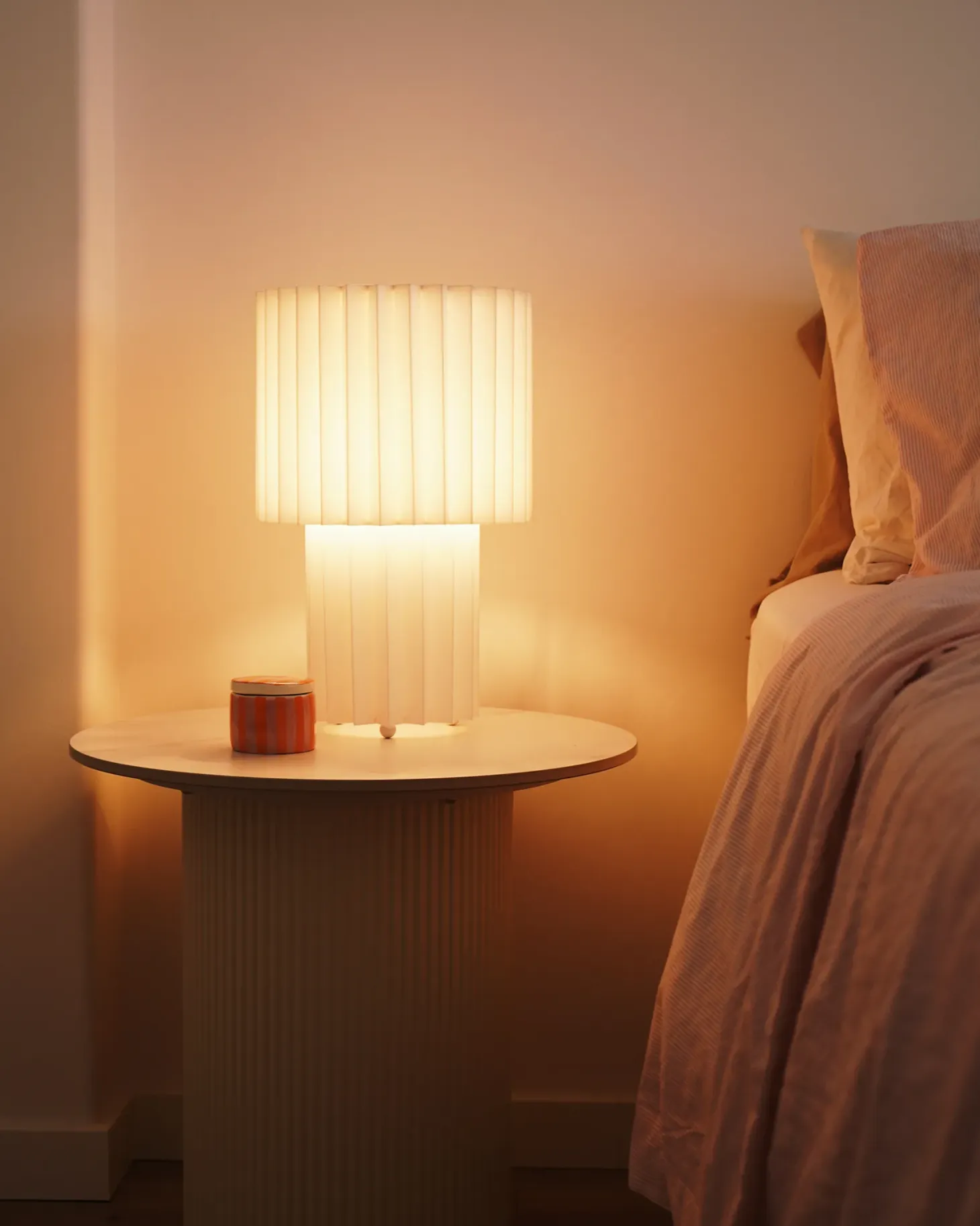Lampa stołowa ALFEIOS Len Biały