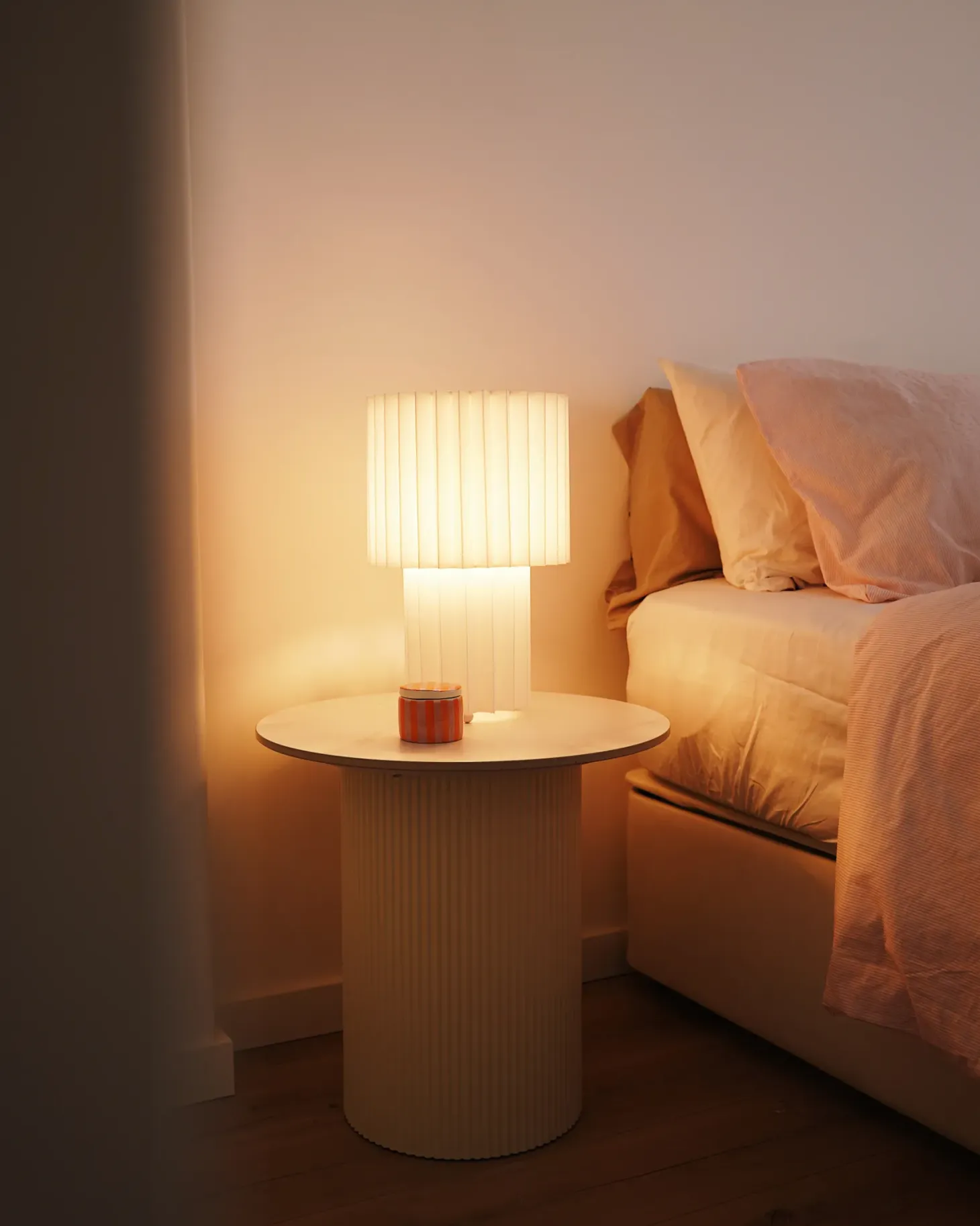 Lampa stołowa ALFEIOS Len Biały
