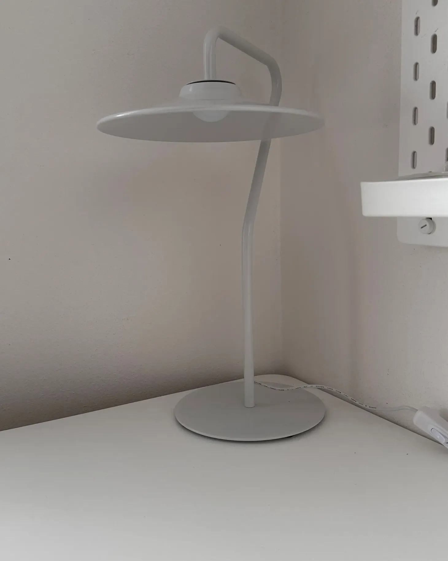 Lampa stołowa LED GALETTI Metal Biały