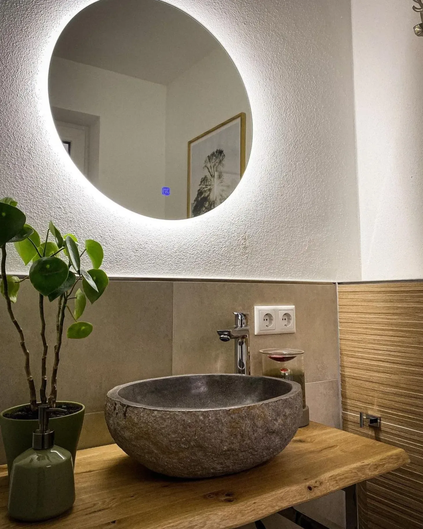 Lustro łazienkowe LED CALLAC 60 cm 60 cm Srebrny