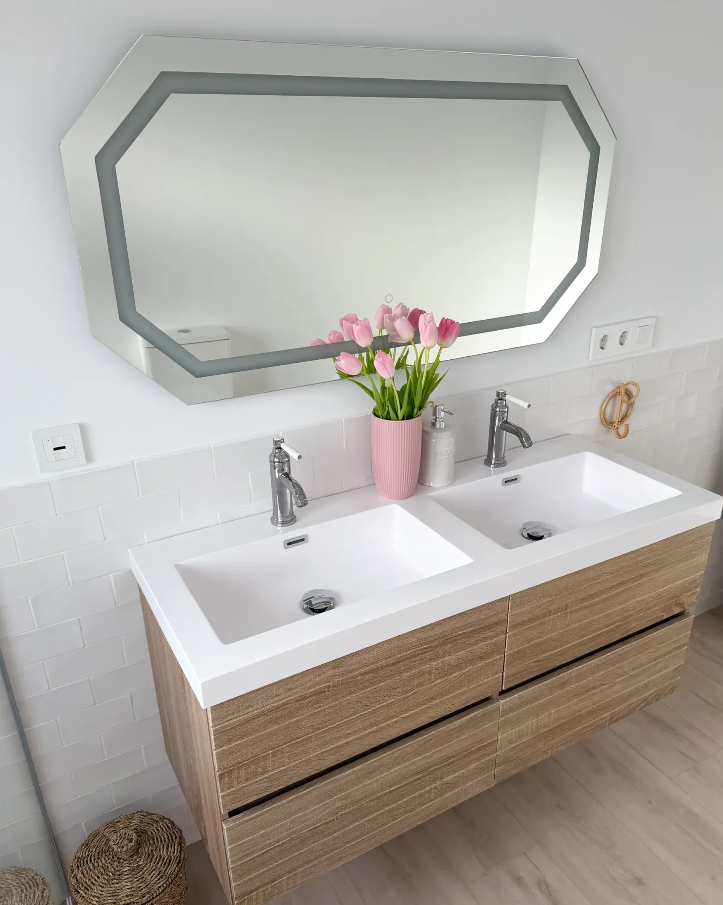 Lustro łazienkowe LED LOCMARIAQUER 120 cm 60 cm Srebrny
