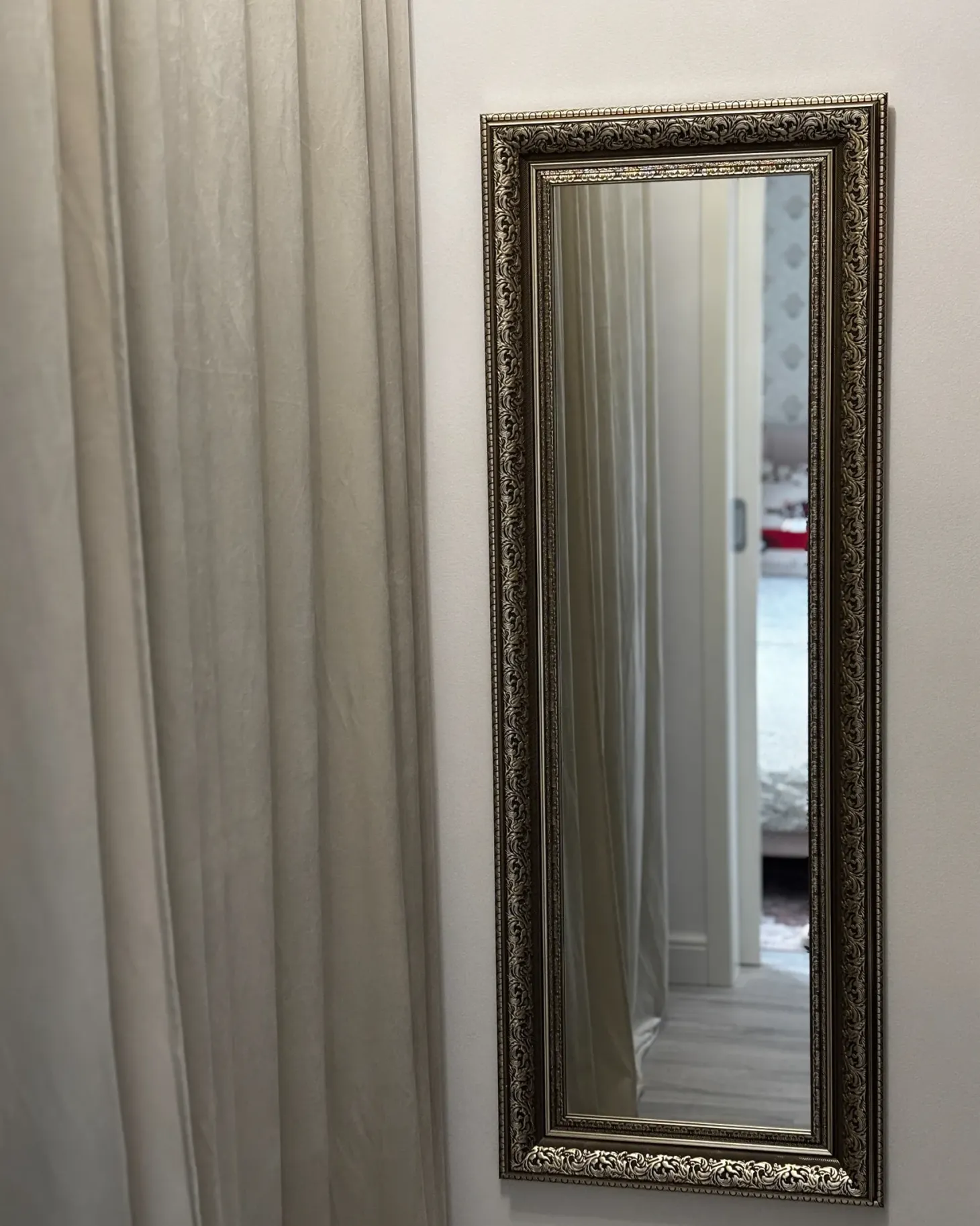 Lustro ścienne ASPEN 51 cm 141 cm Złoty