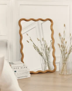 Lustro ścienne BEFFES 50 cm 72 cm Drewno sosnowe Naturalny